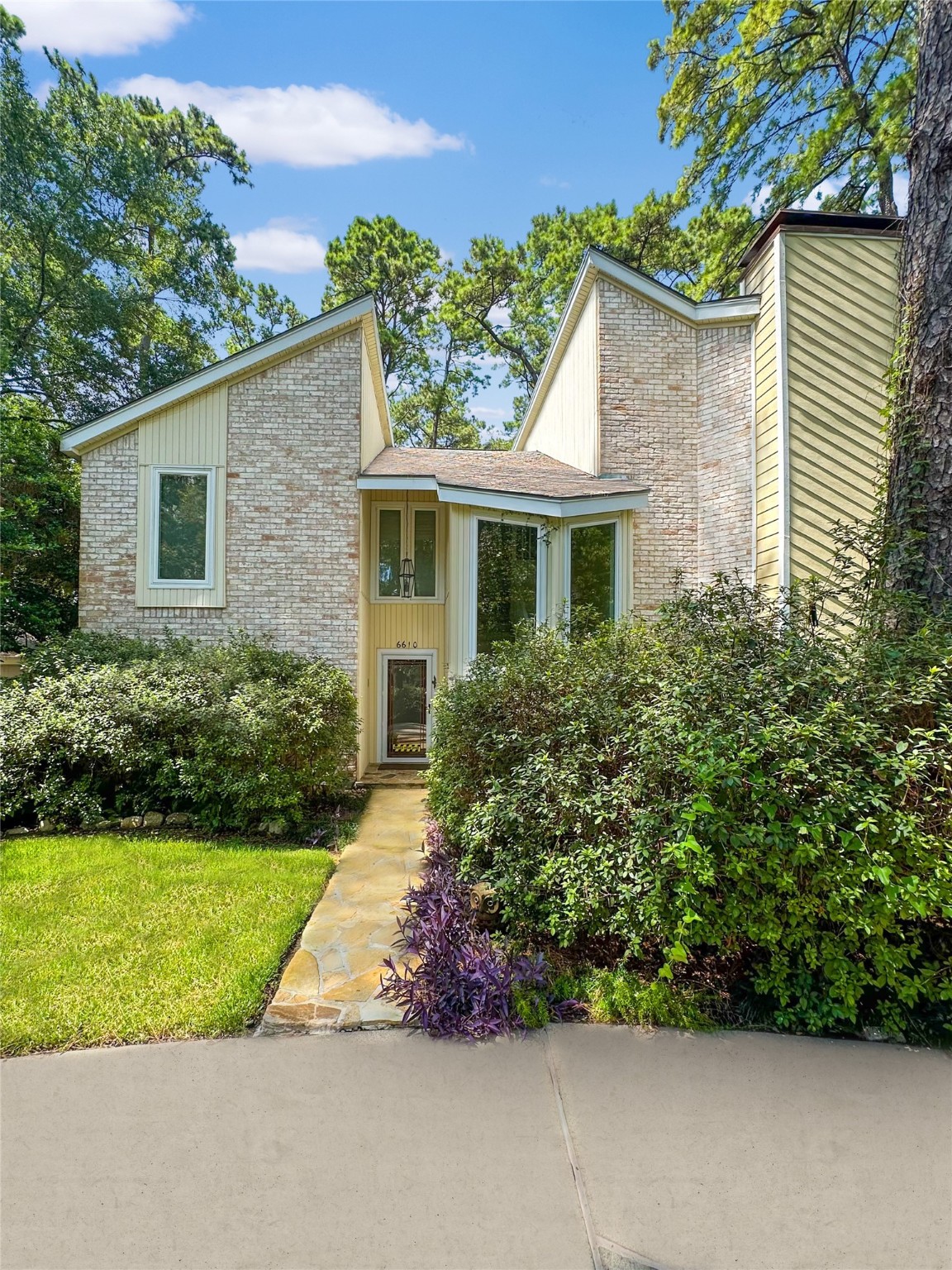 6610 Stoney River Drive Property Photo 1