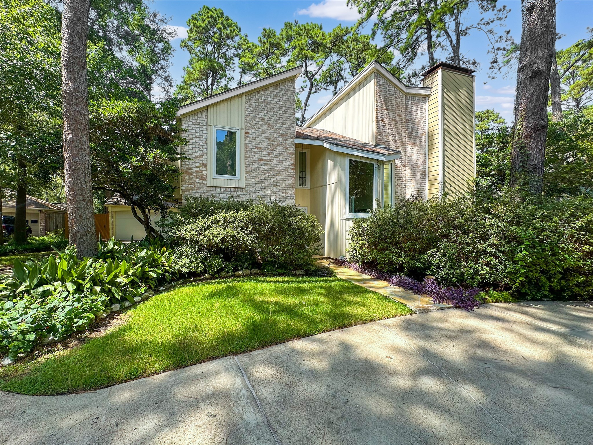 6610 Stoney River Drive Property Photo 2