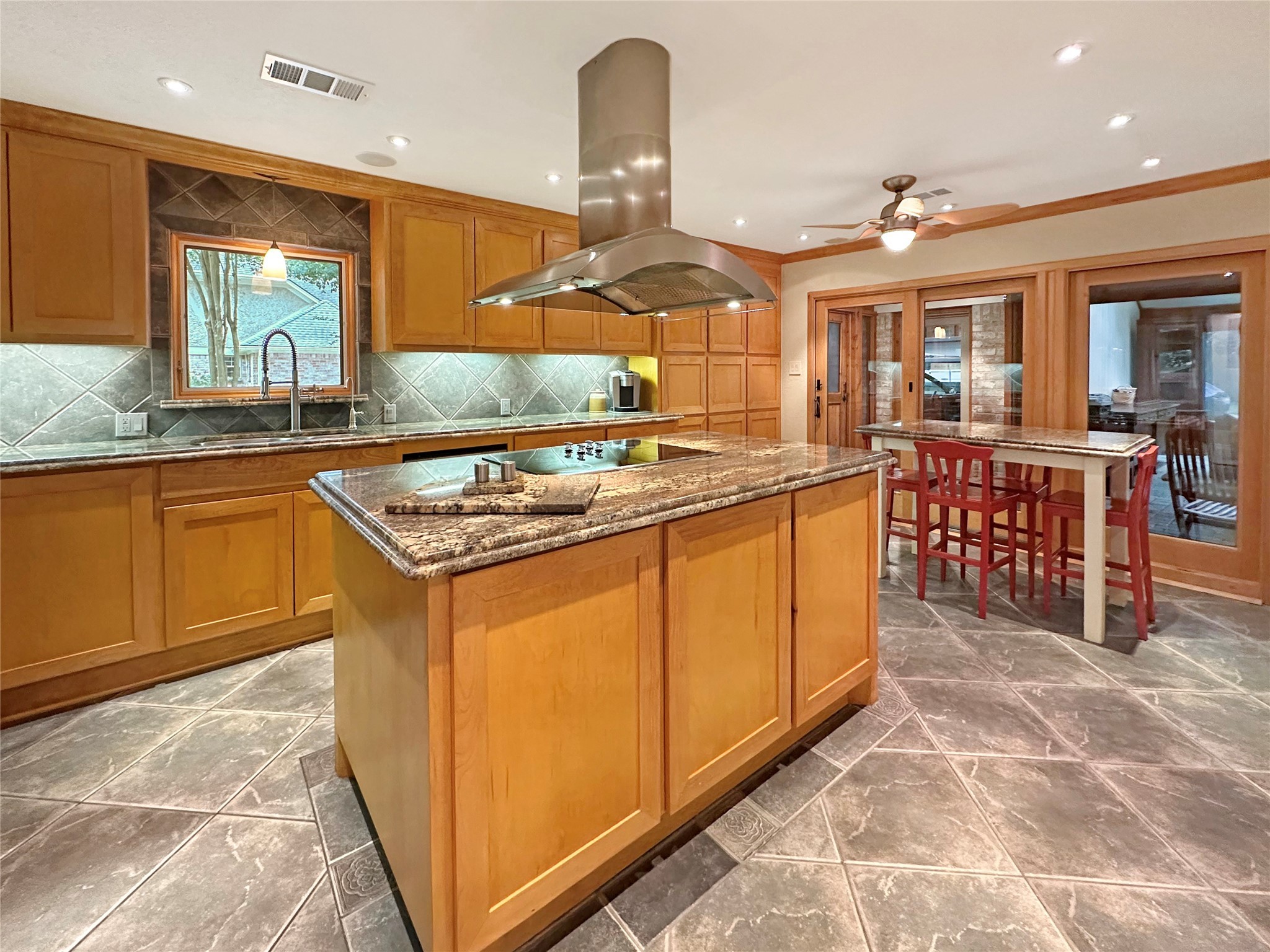 6610 Stoney River Drive Property Photo 7