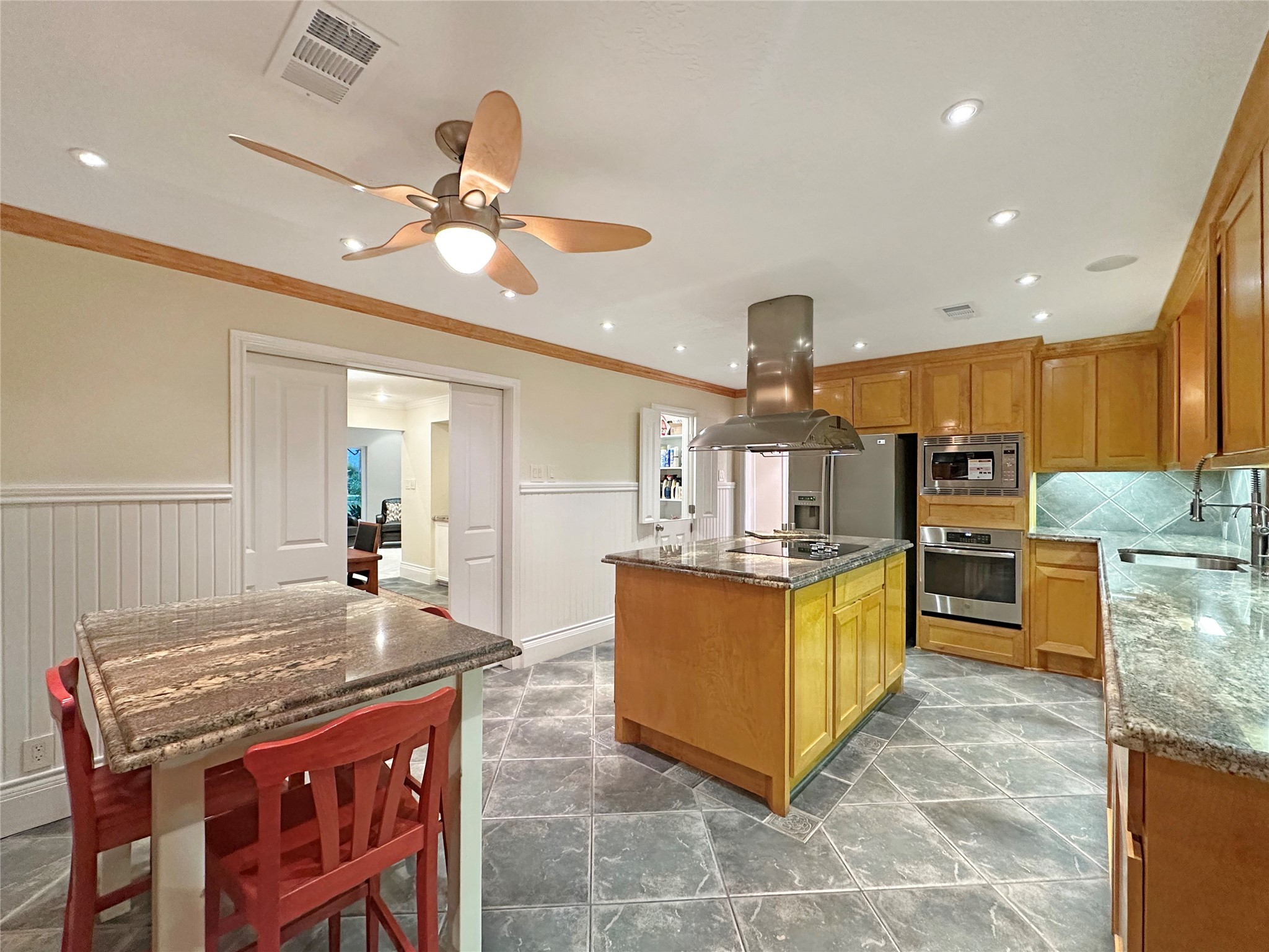 6610 Stoney River Drive Property Photo 9