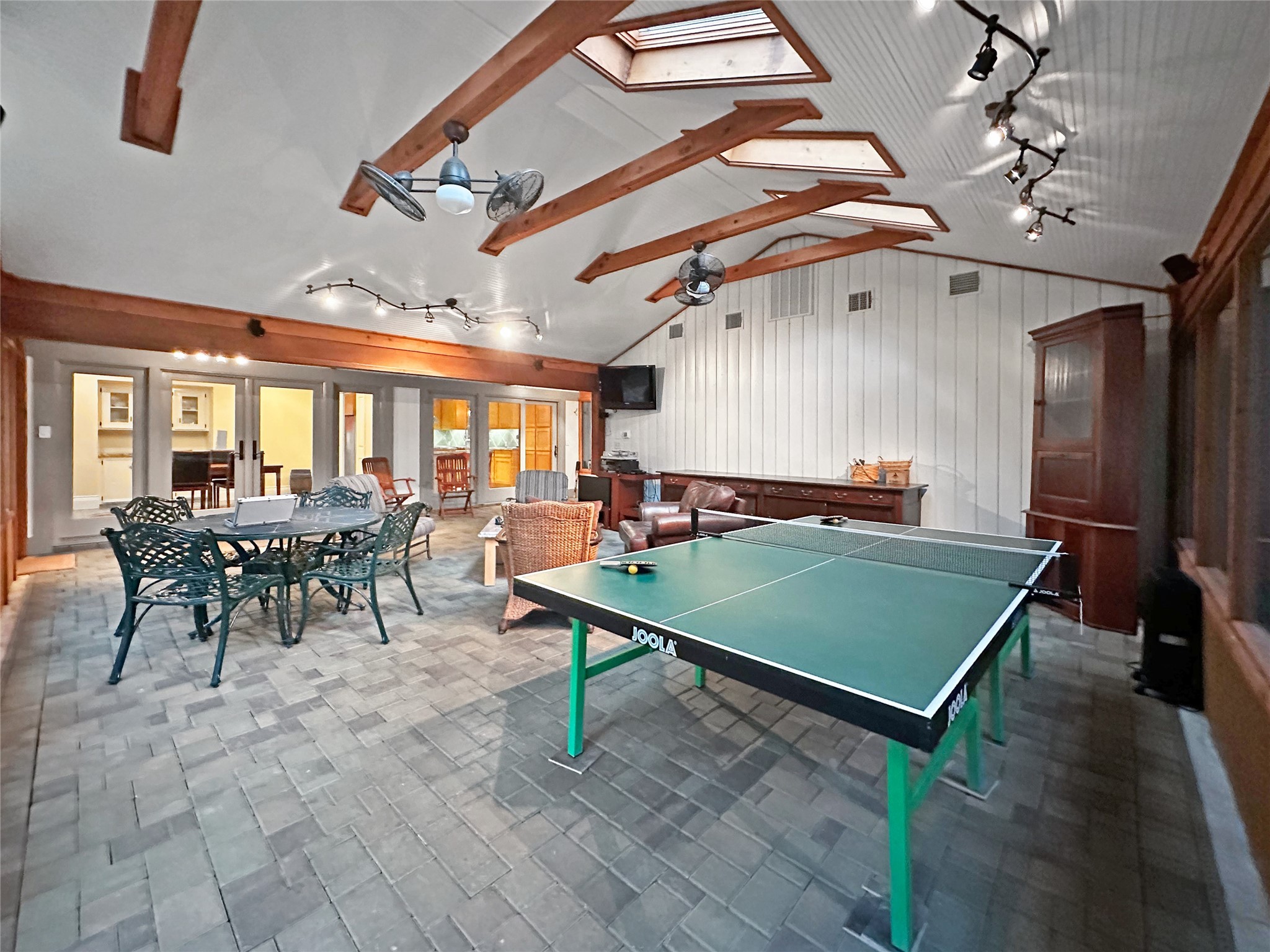 6610 Stoney River Drive Property Photo 12