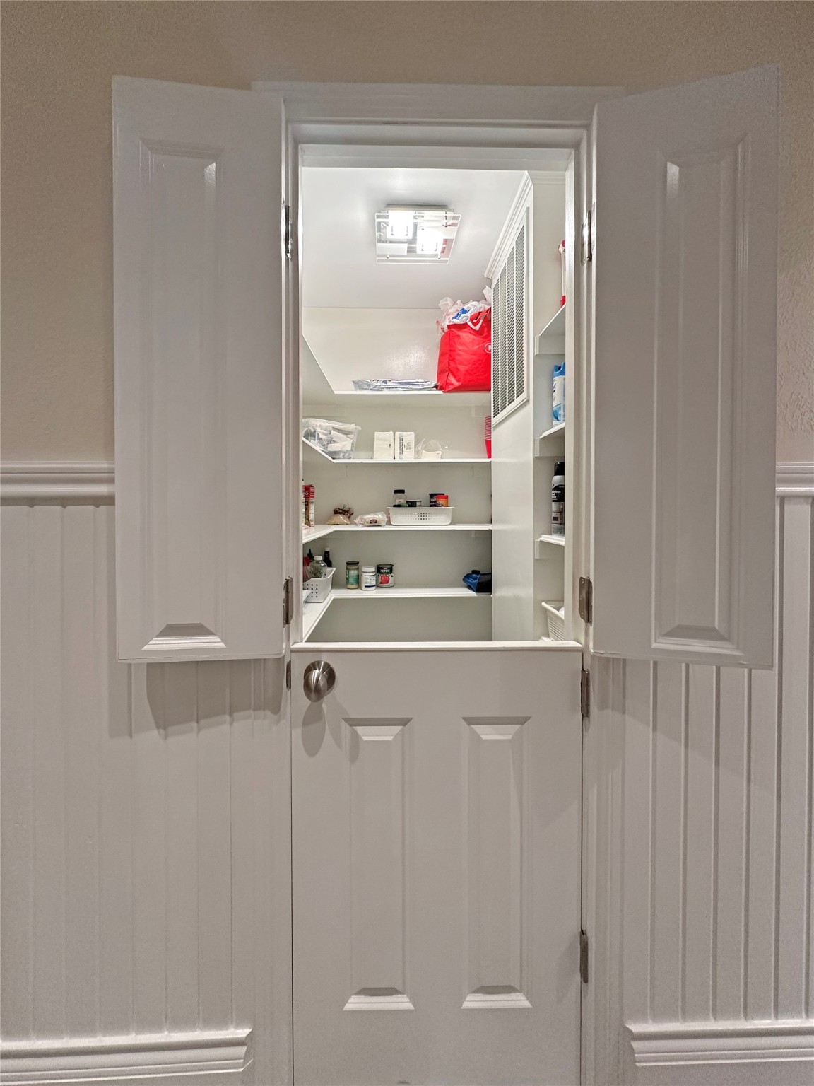 6610 Stoney River Drive Property Photo 13