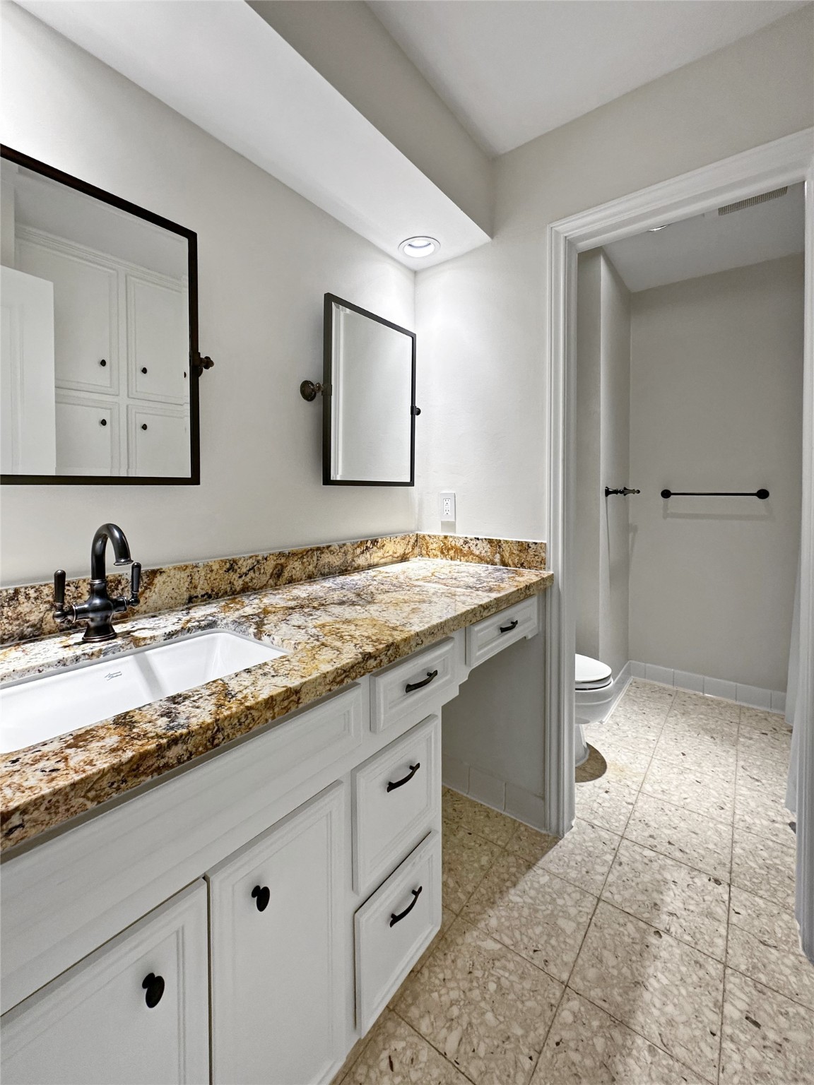 6610 Stoney River Drive Property Photo 20