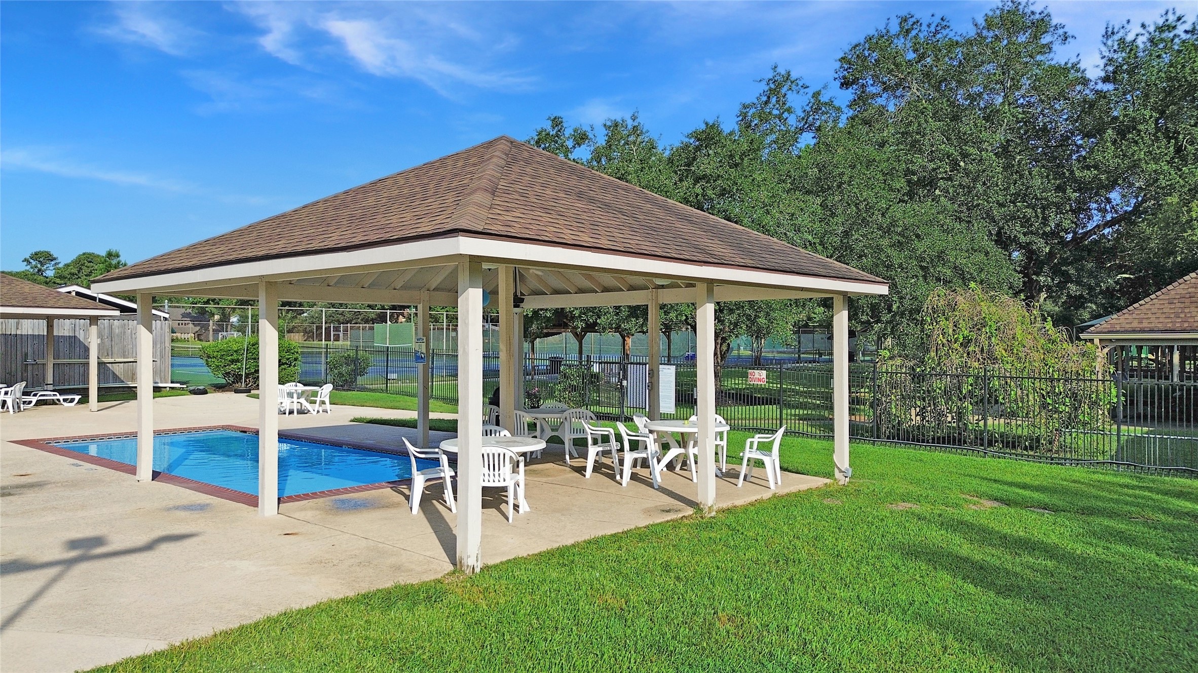 6610 Stoney River Drive Property Photo 36