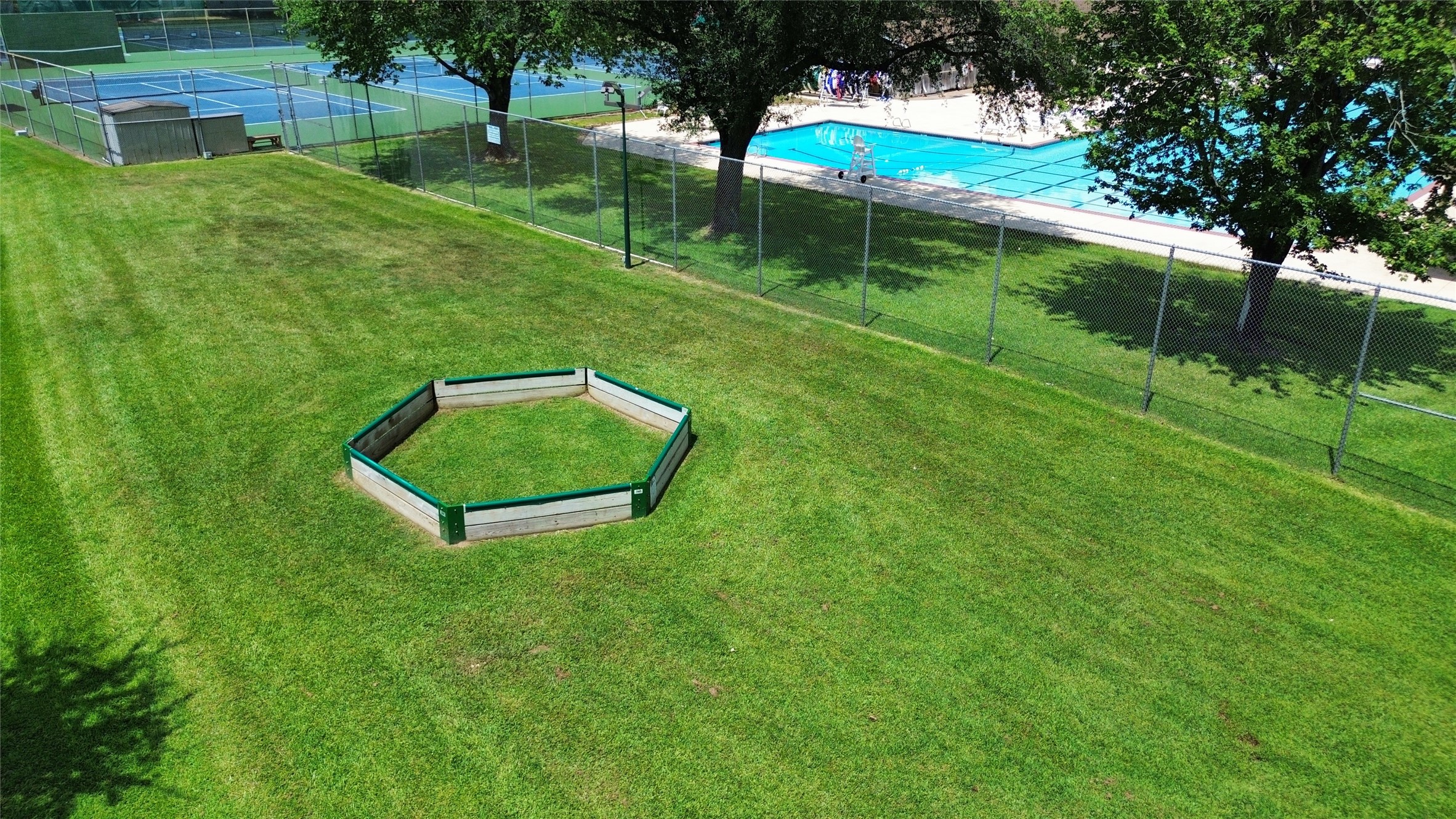 6610 Stoney River Drive Property Photo 42