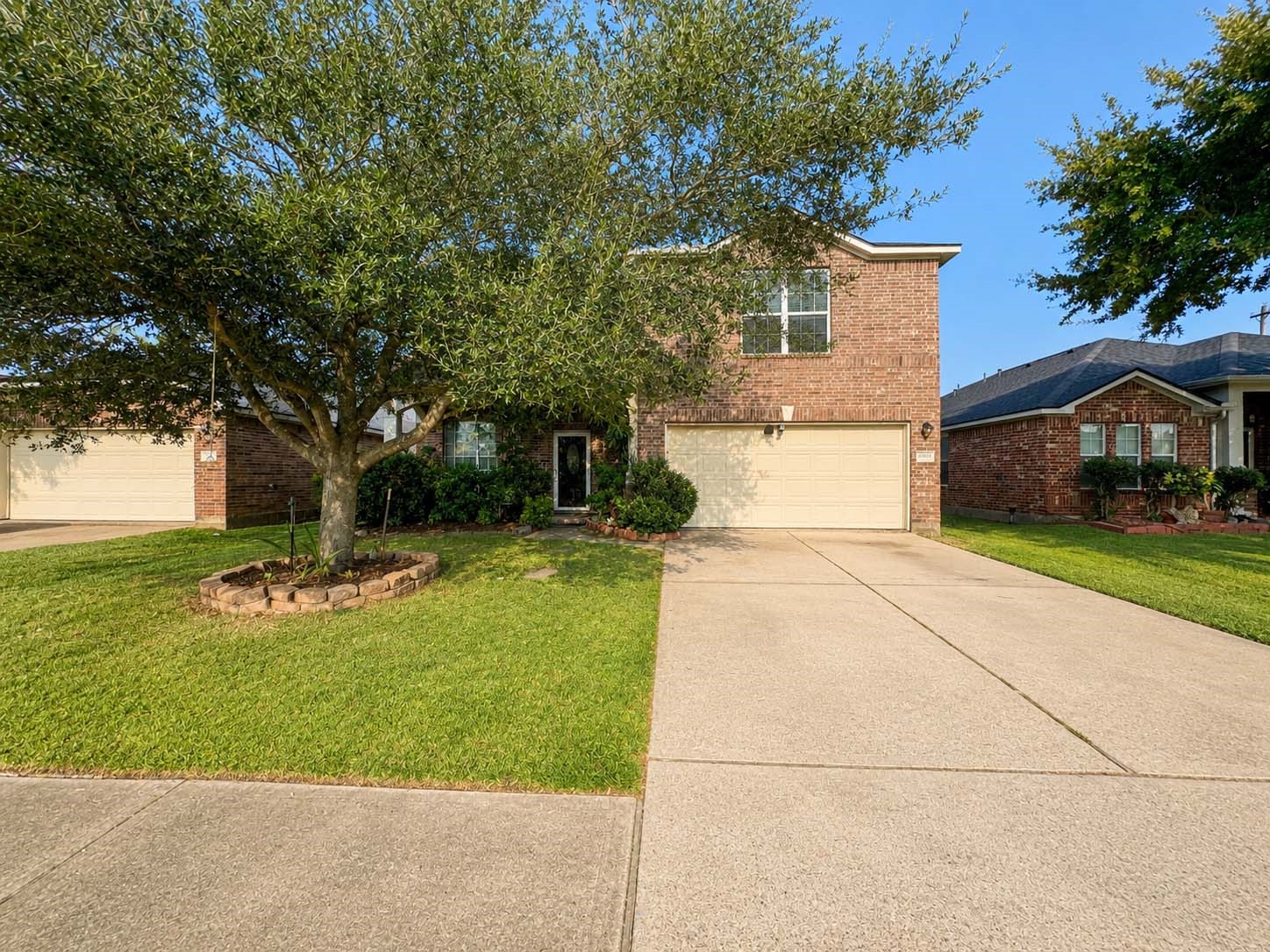 2422 Comal Drive Property Photo 3