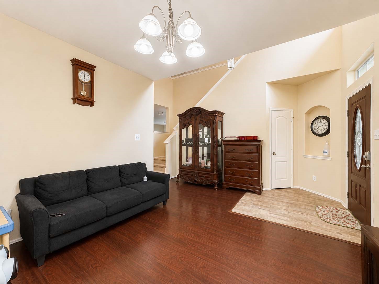 2422 Comal Drive Property Photo 5