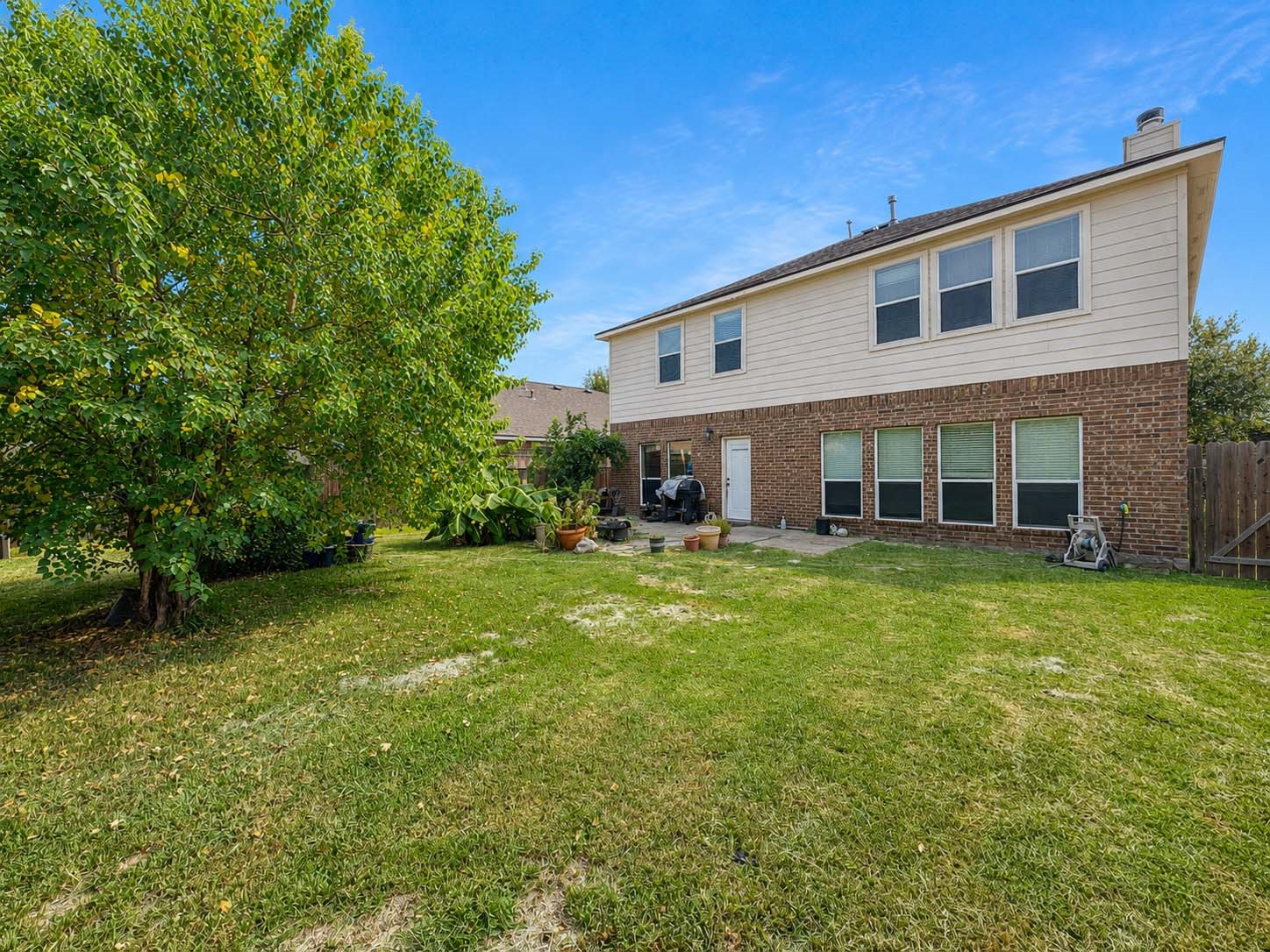 2422 Comal Drive Property Photo 14
