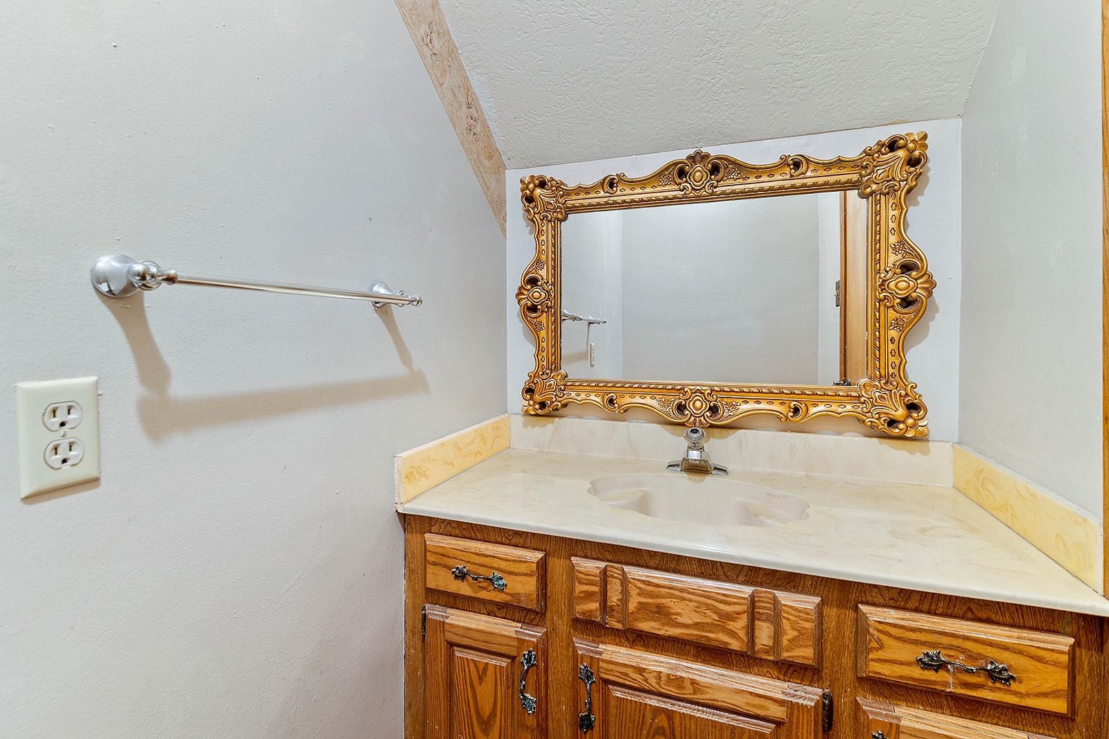 10703 Crestfield Court Property Photo 19