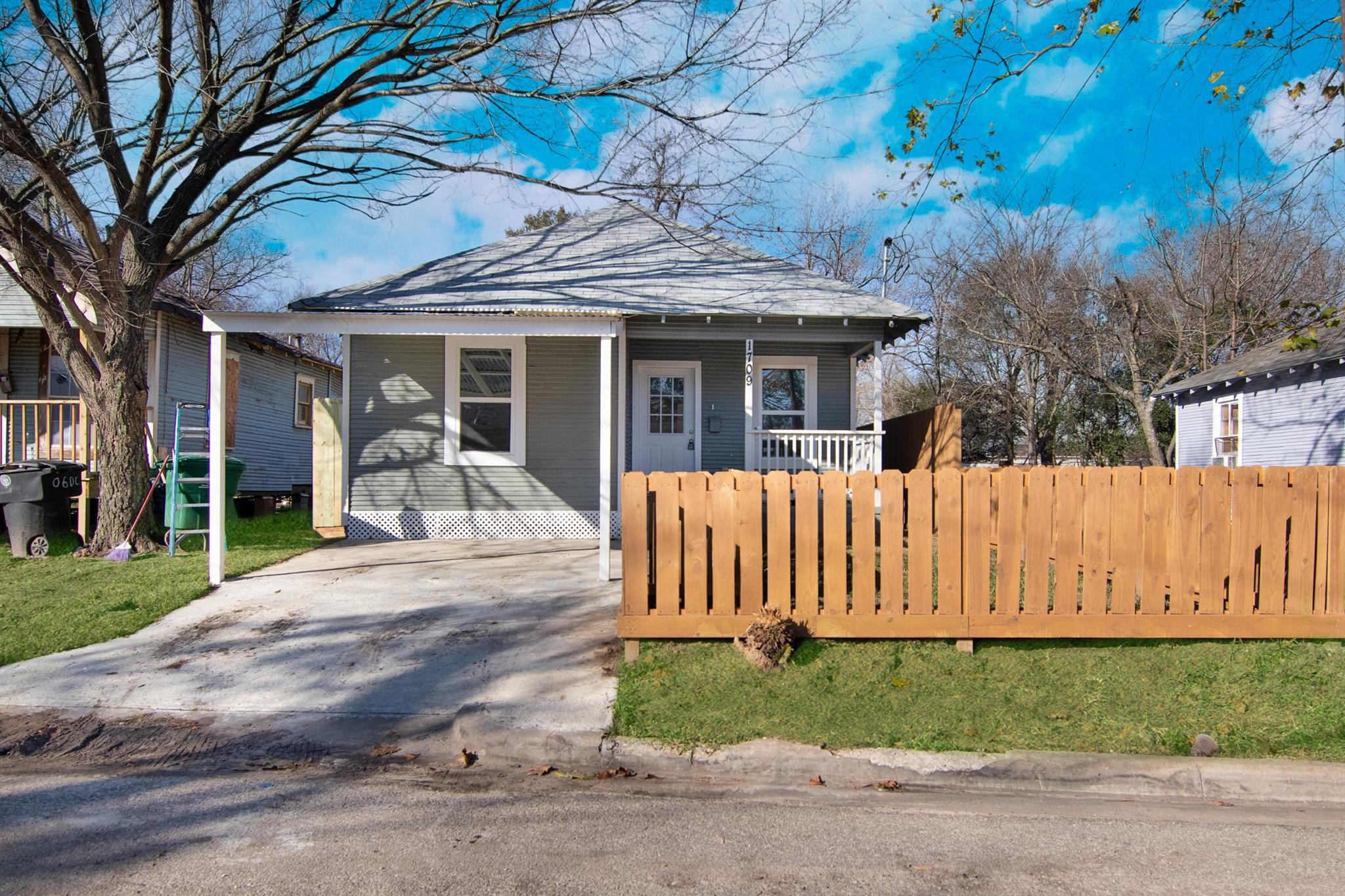 1709 Stevens Street Property Photo 1
