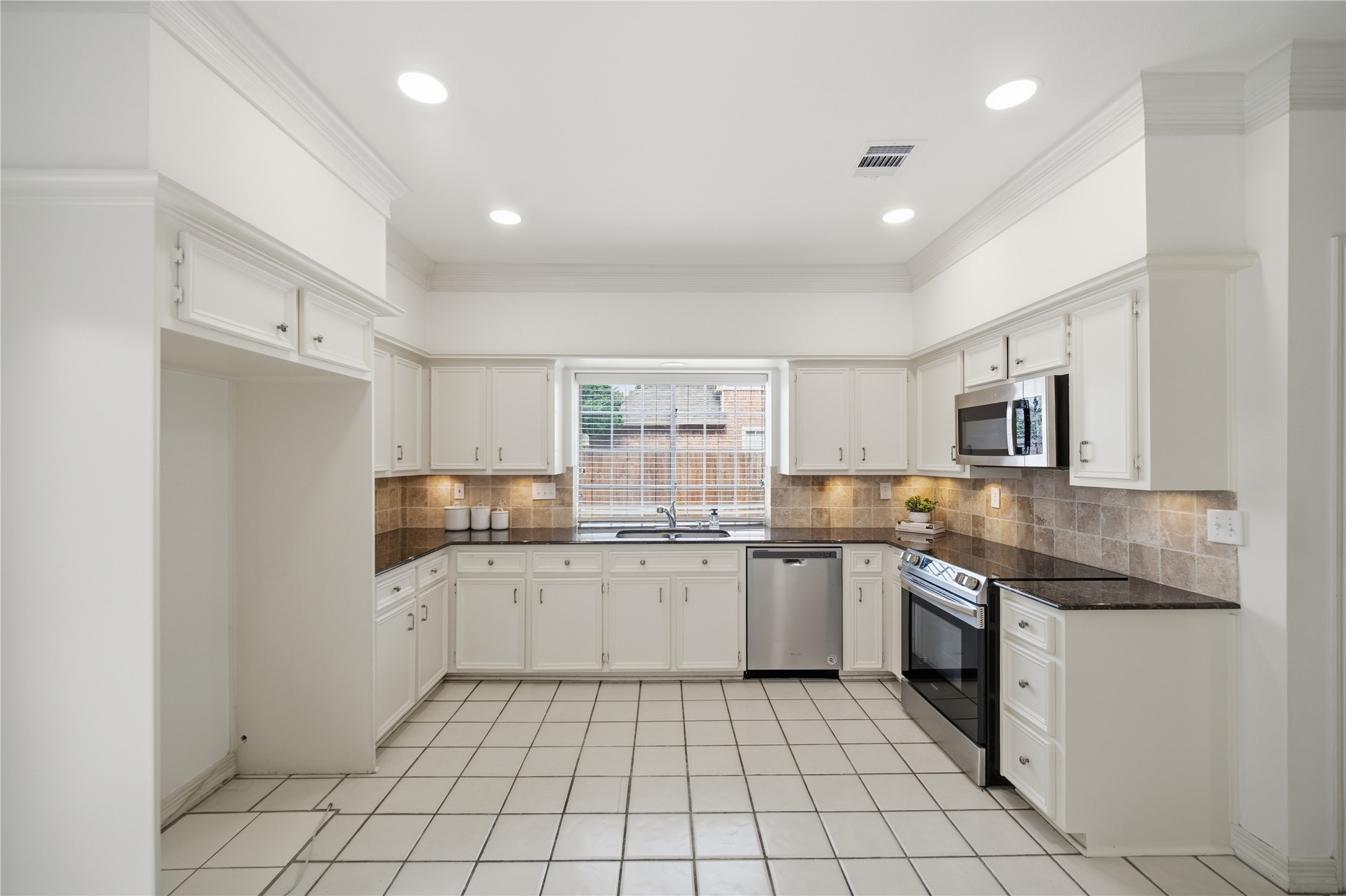 23203 Gate Creek Court Property Photo 16