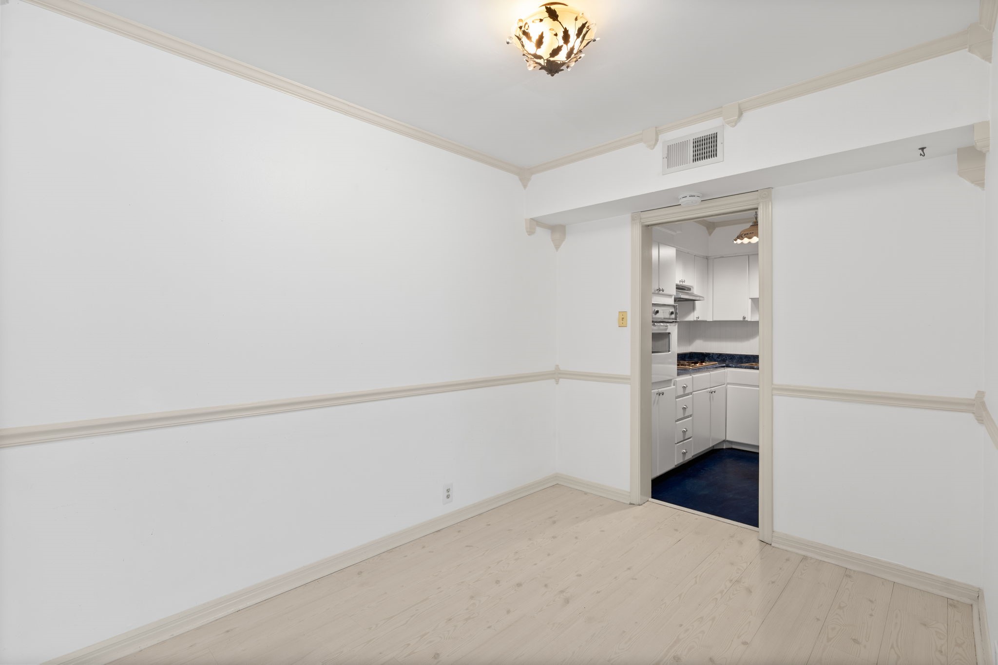 2601 Bellefontaine Street B105 Property Photo 13