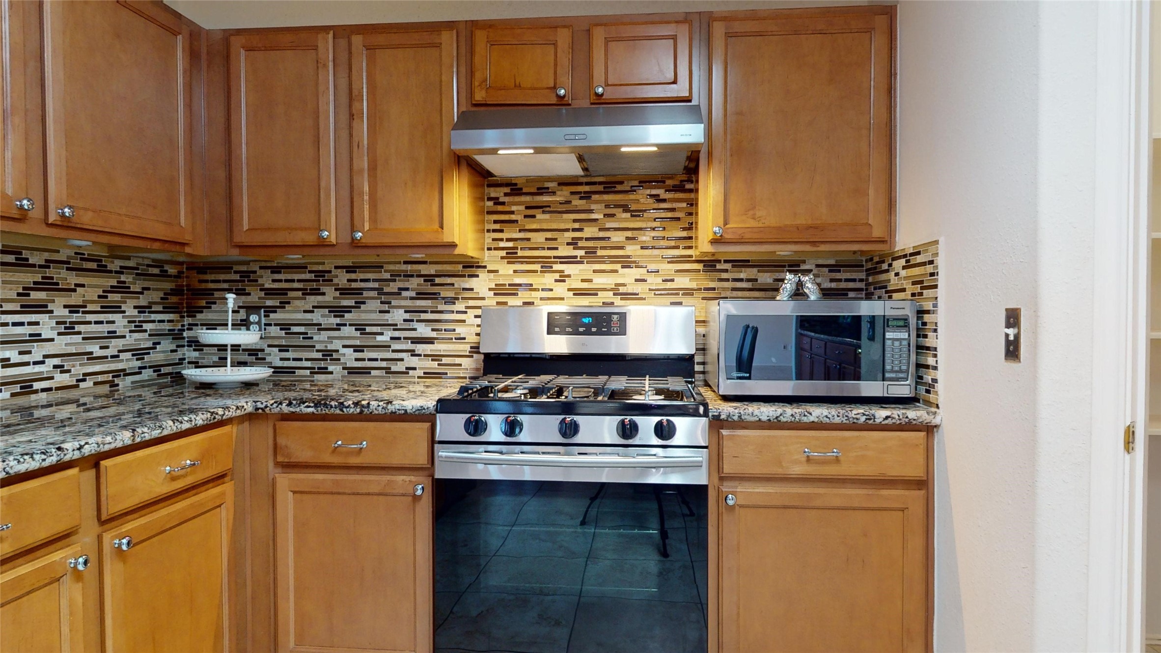 18226 Thicket Grove Road Property Photo 11