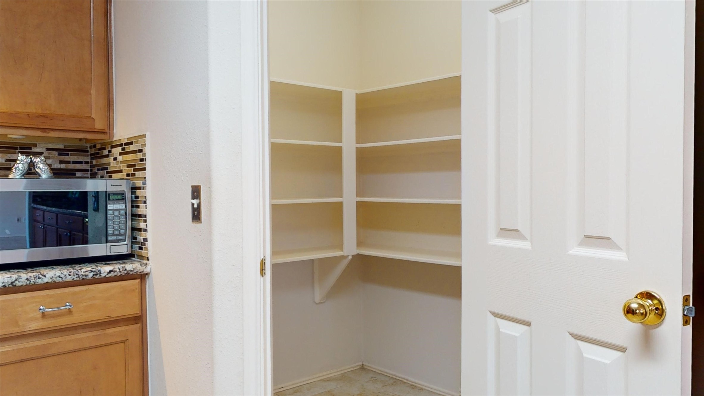 18226 Thicket Grove Road Property Photo 12