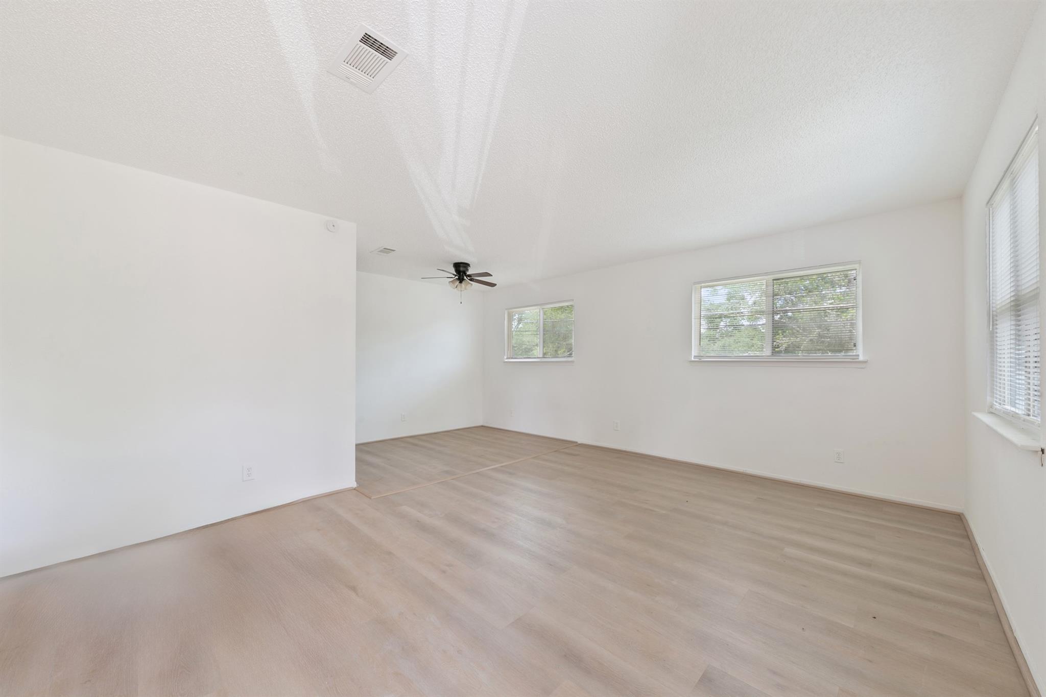 700 Lyle W Avenue C Property Photo 12