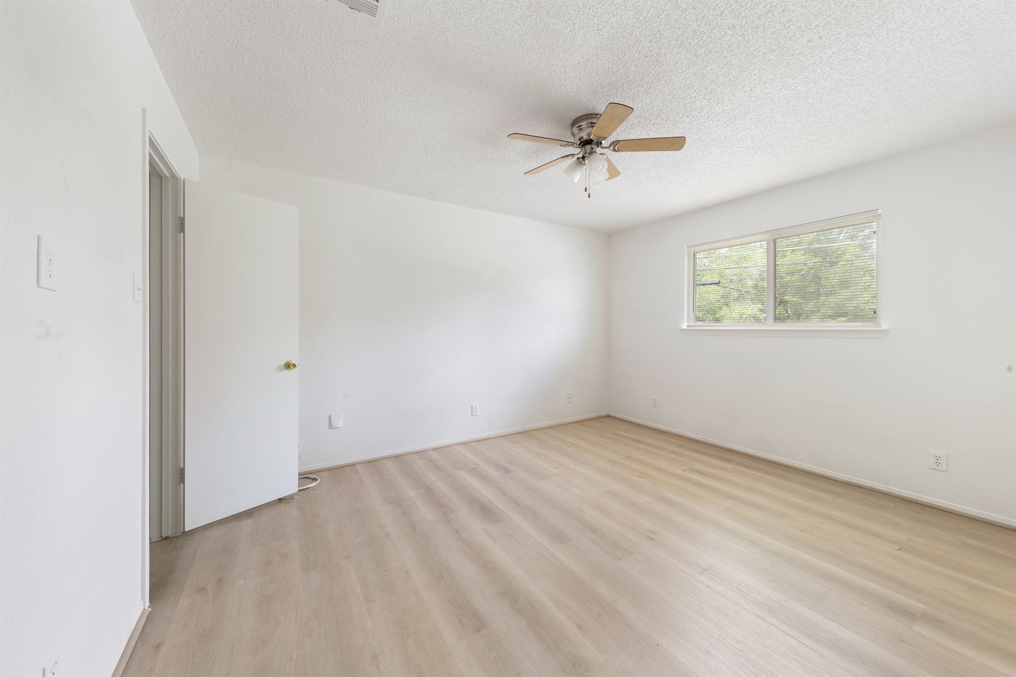 700 Lyle W Avenue C Property Photo 15