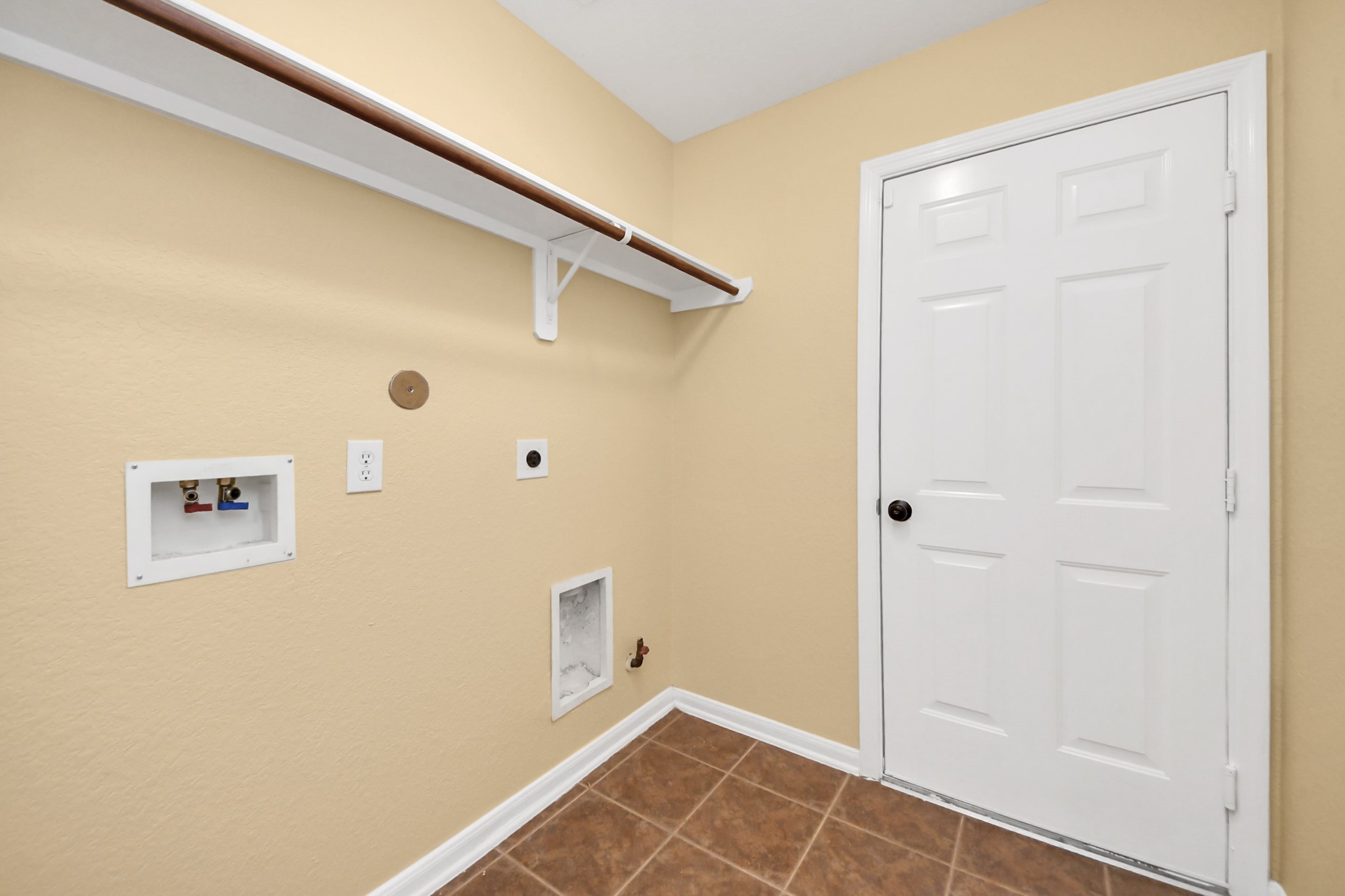 2222 Summit Meadow Drive Property Photo 5