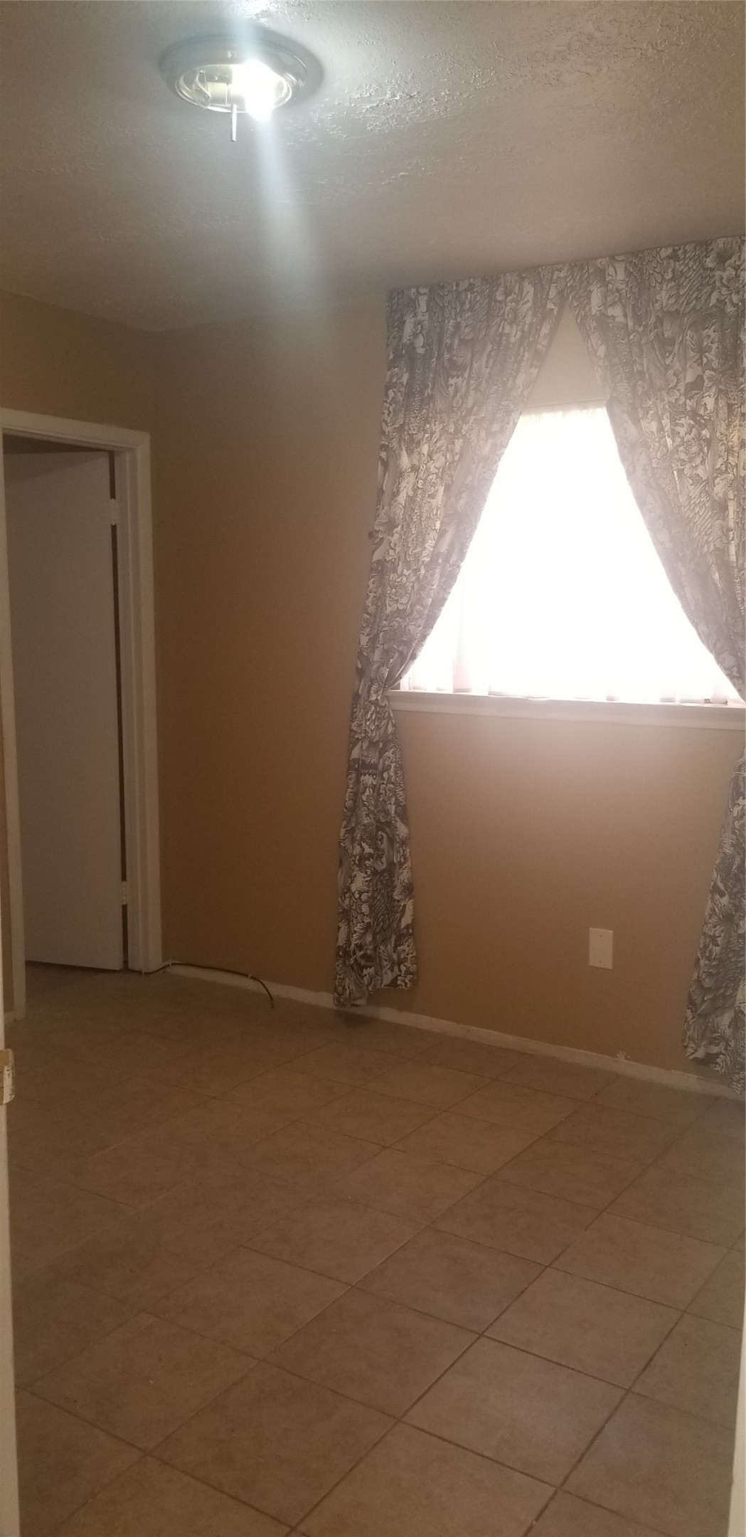 10734 Concho Street Property Photo 6