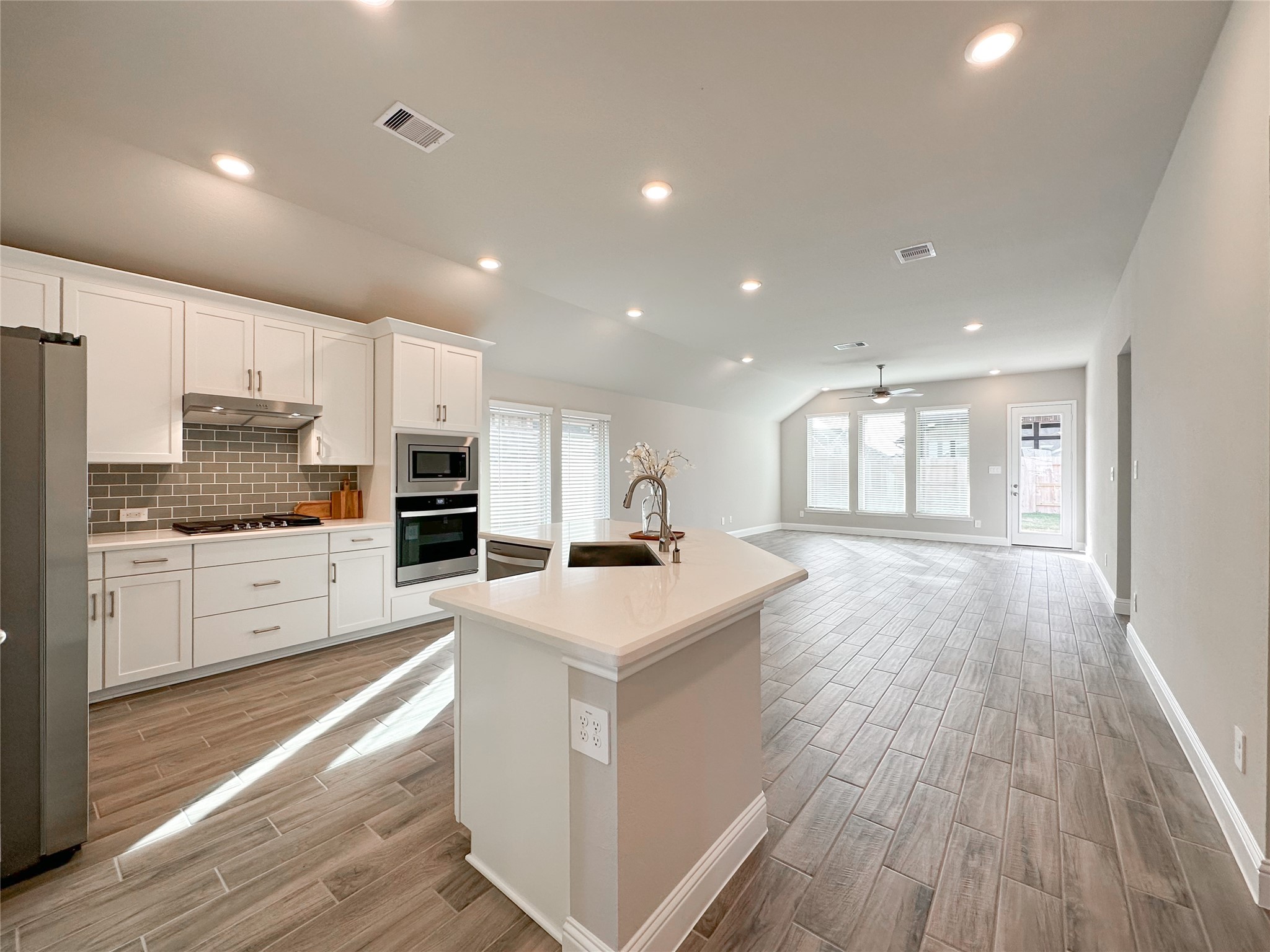 15960 Hayes Market Loop Property Photo 10