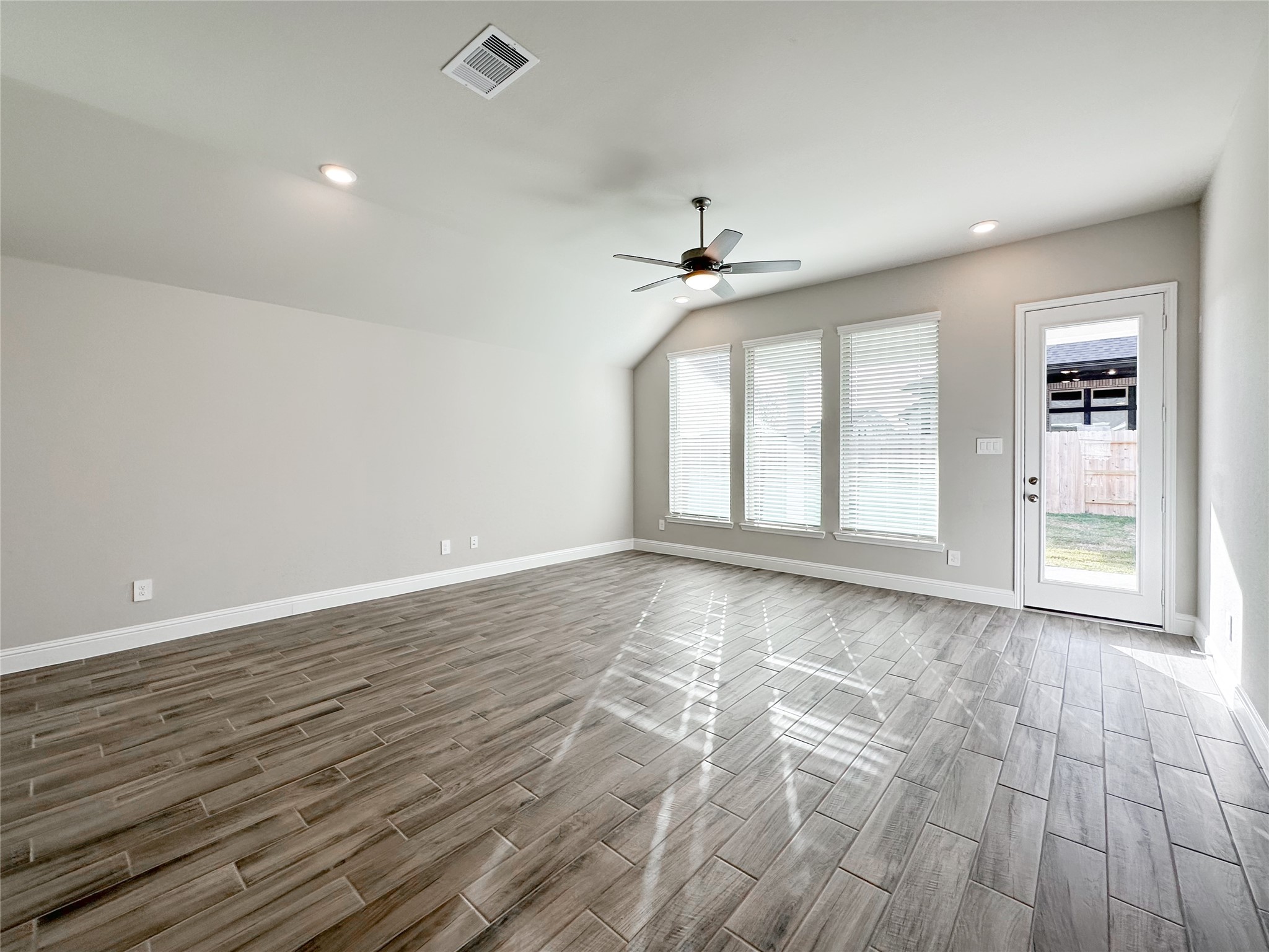 15960 Hayes Market Loop Property Photo 18