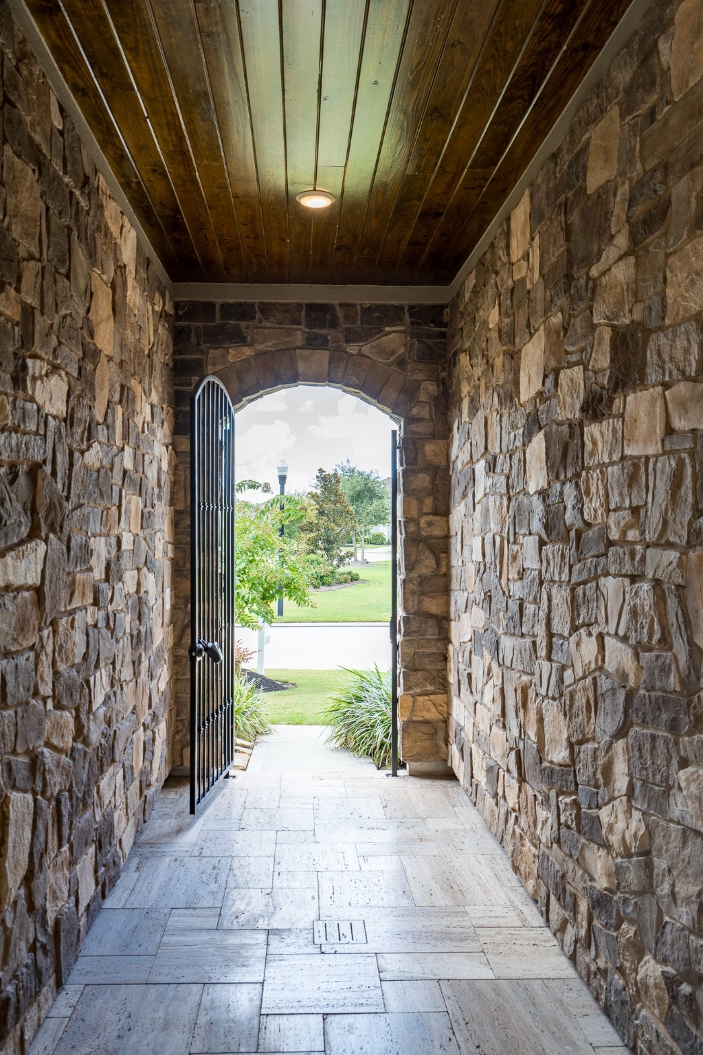 10726 Hilltop Harbor Way Property Photo 3