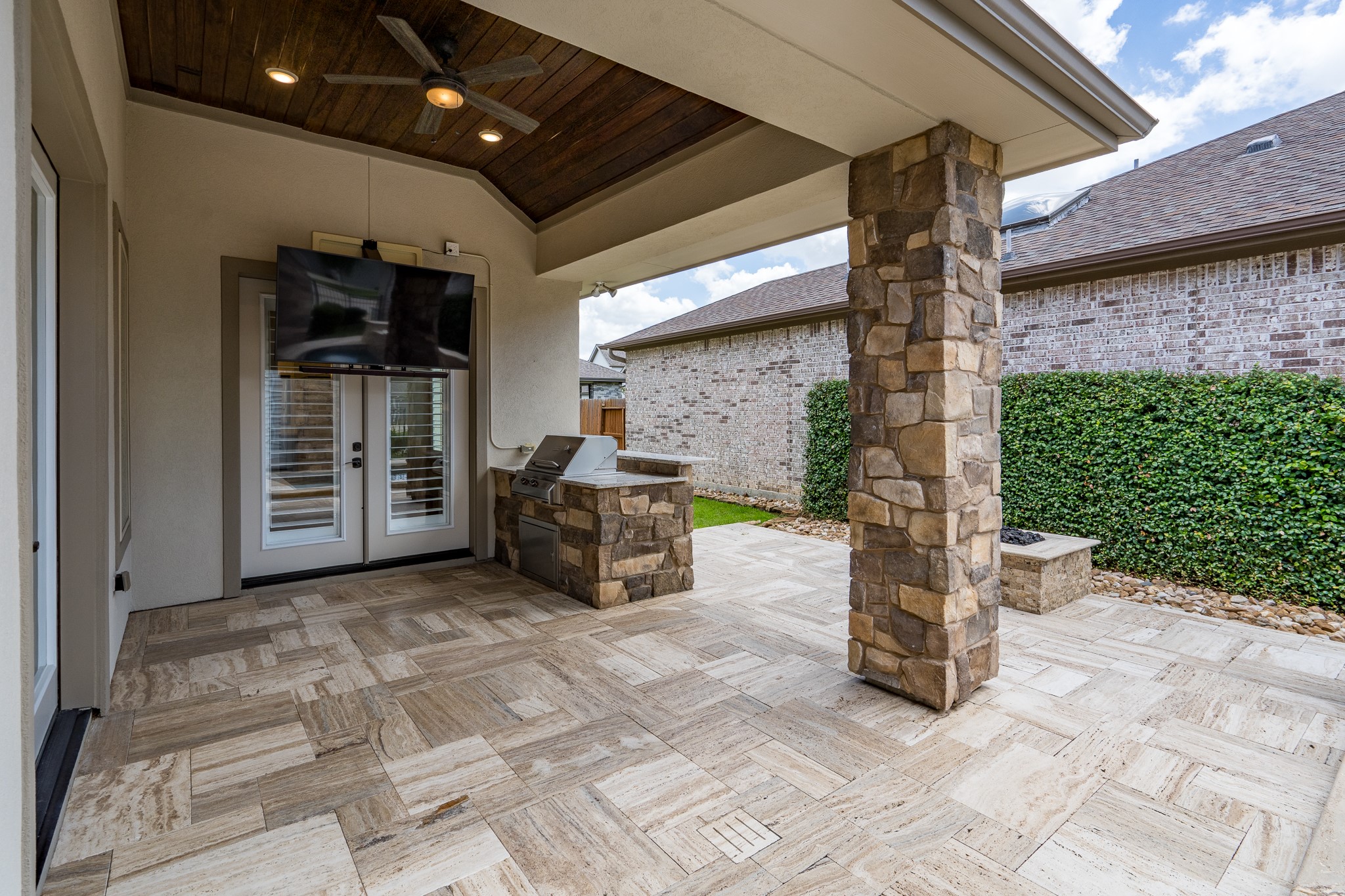 10726 Hilltop Harbor Way Property Photo 4