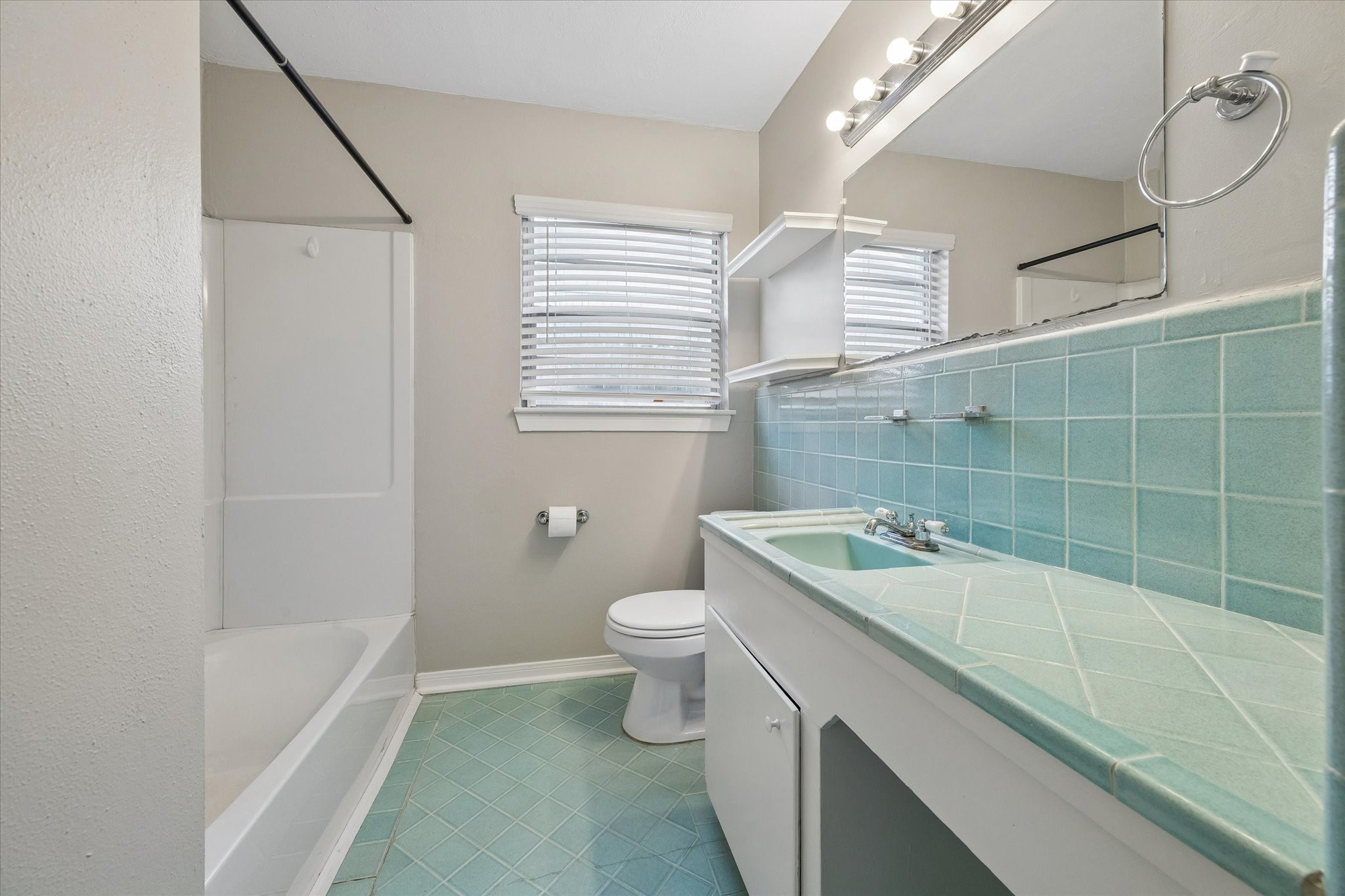 8037 Longridge Drive Property Photo 14