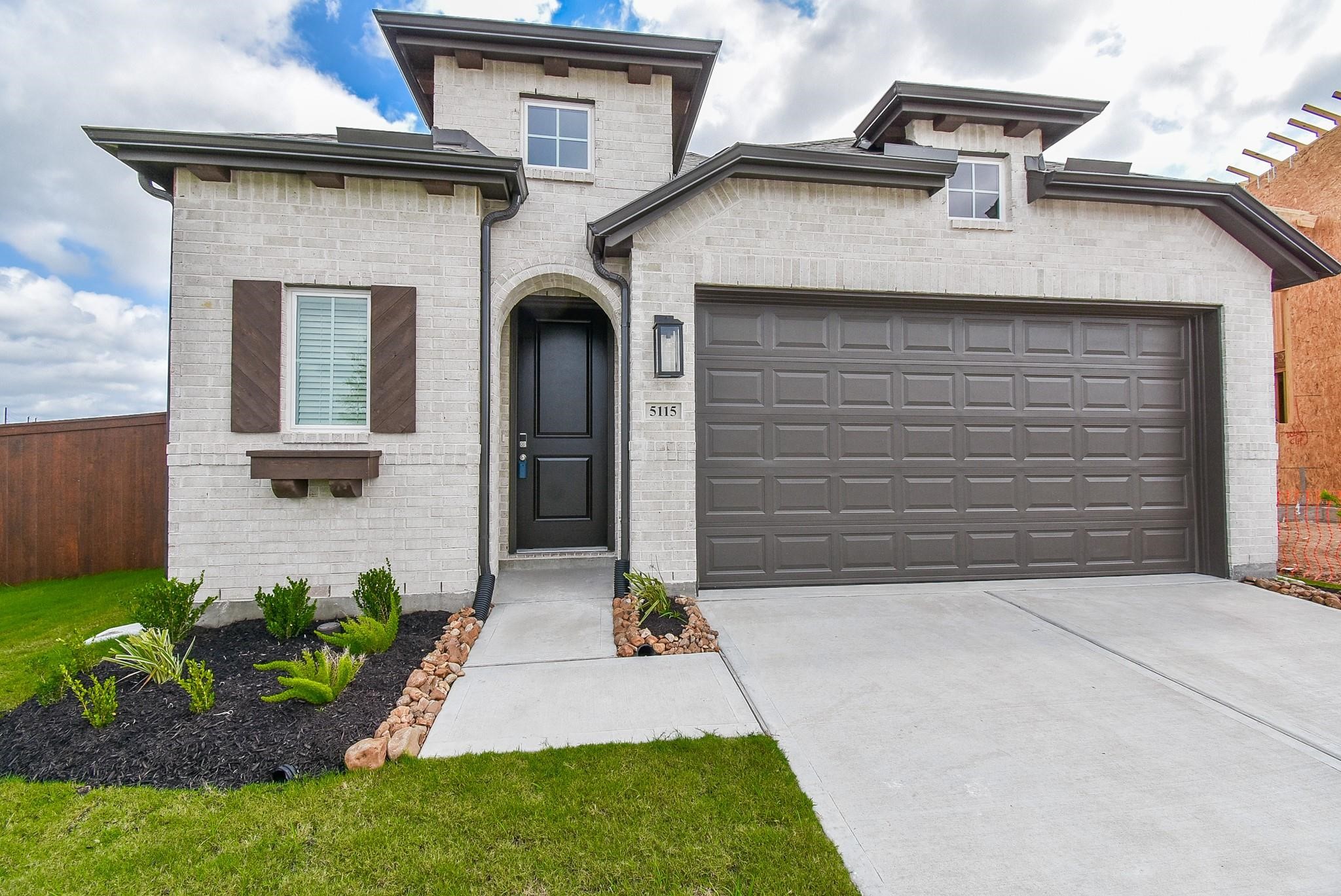 5115 Murillo Drive Property Photo 1