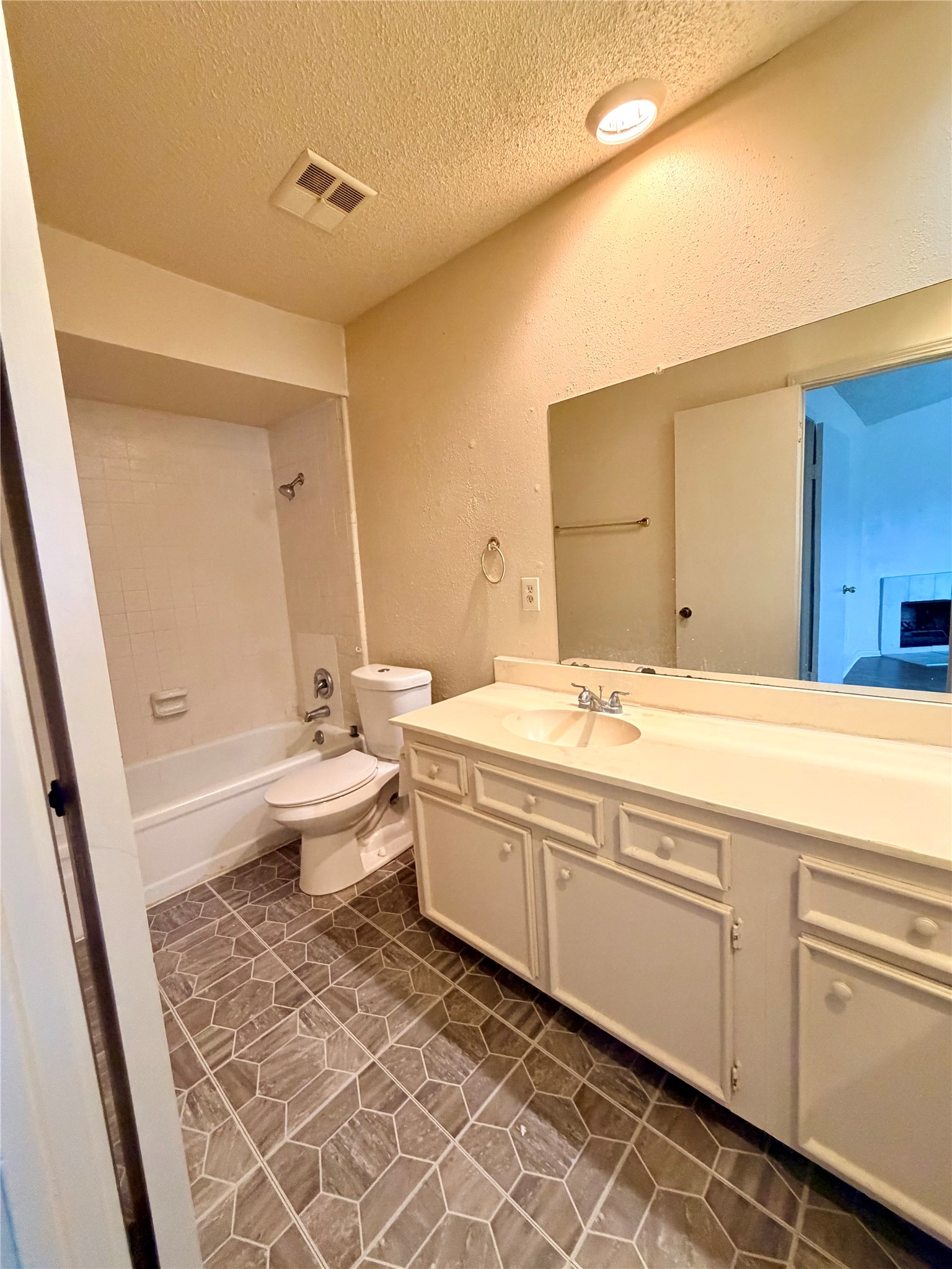 7700 Creekbend Drive 1 Property Photo 19