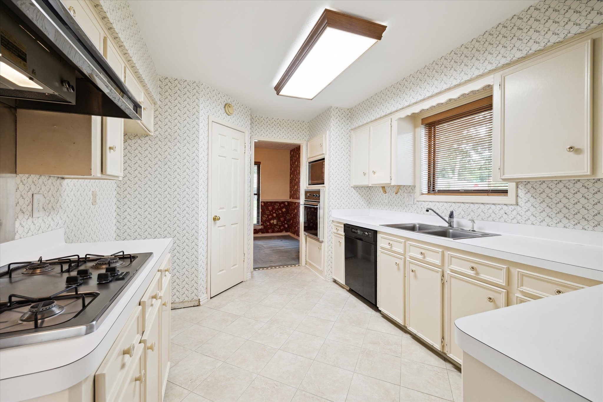 16810 Methil Drive Property Photo 7