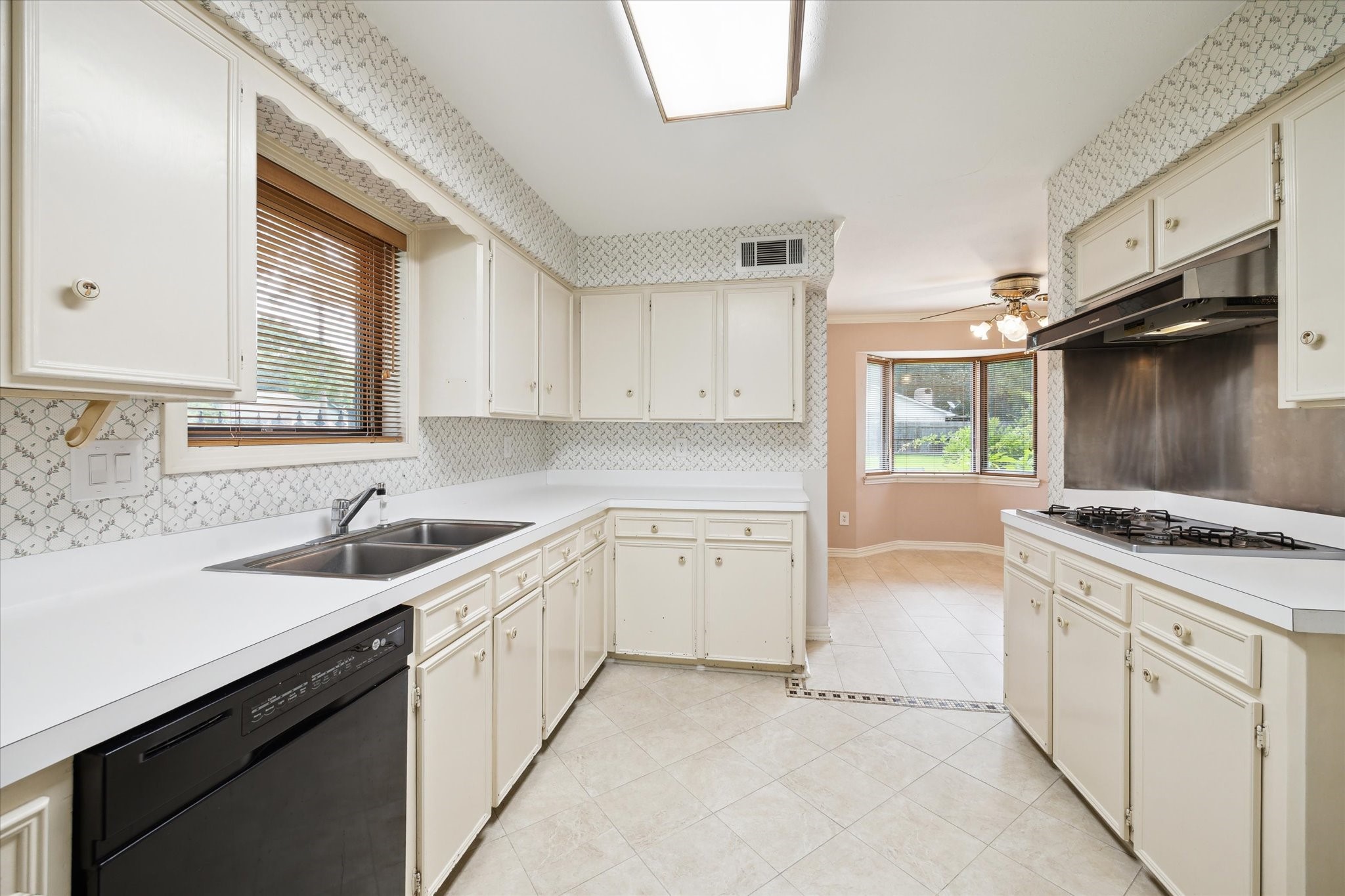 16810 Methil Drive Property Photo 8