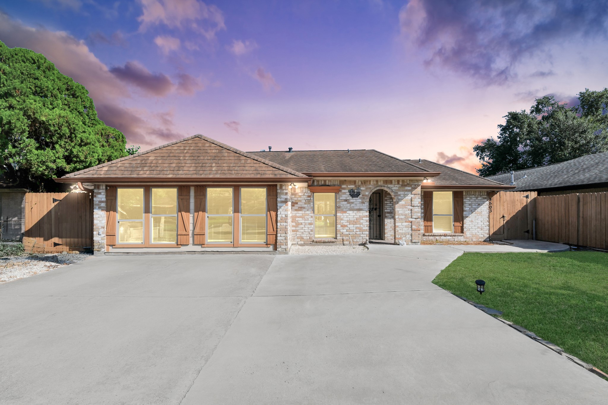 4503 Hollybrook Lane Property Photo 1