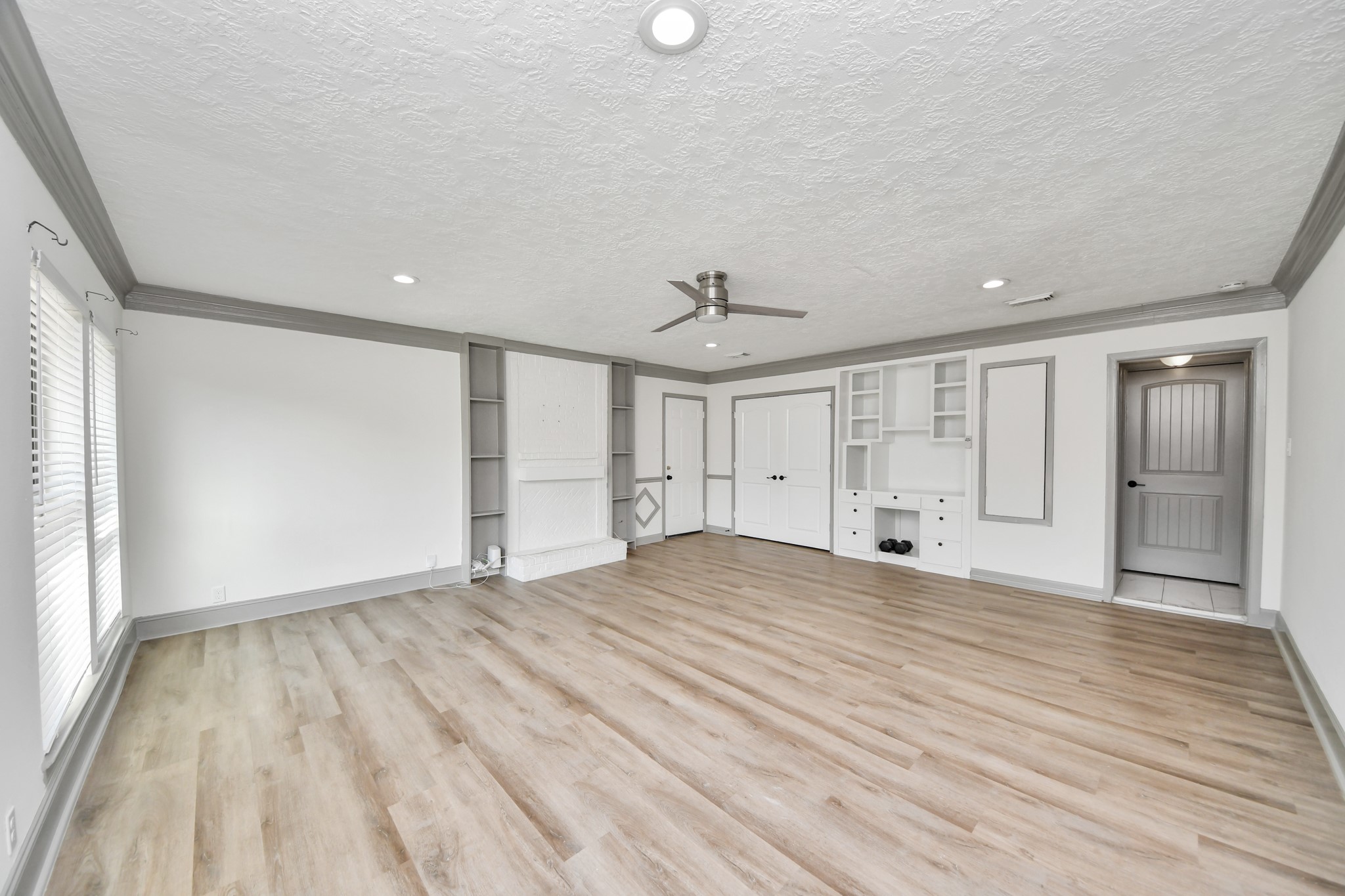 4503 Hollybrook Lane Property Photo 9