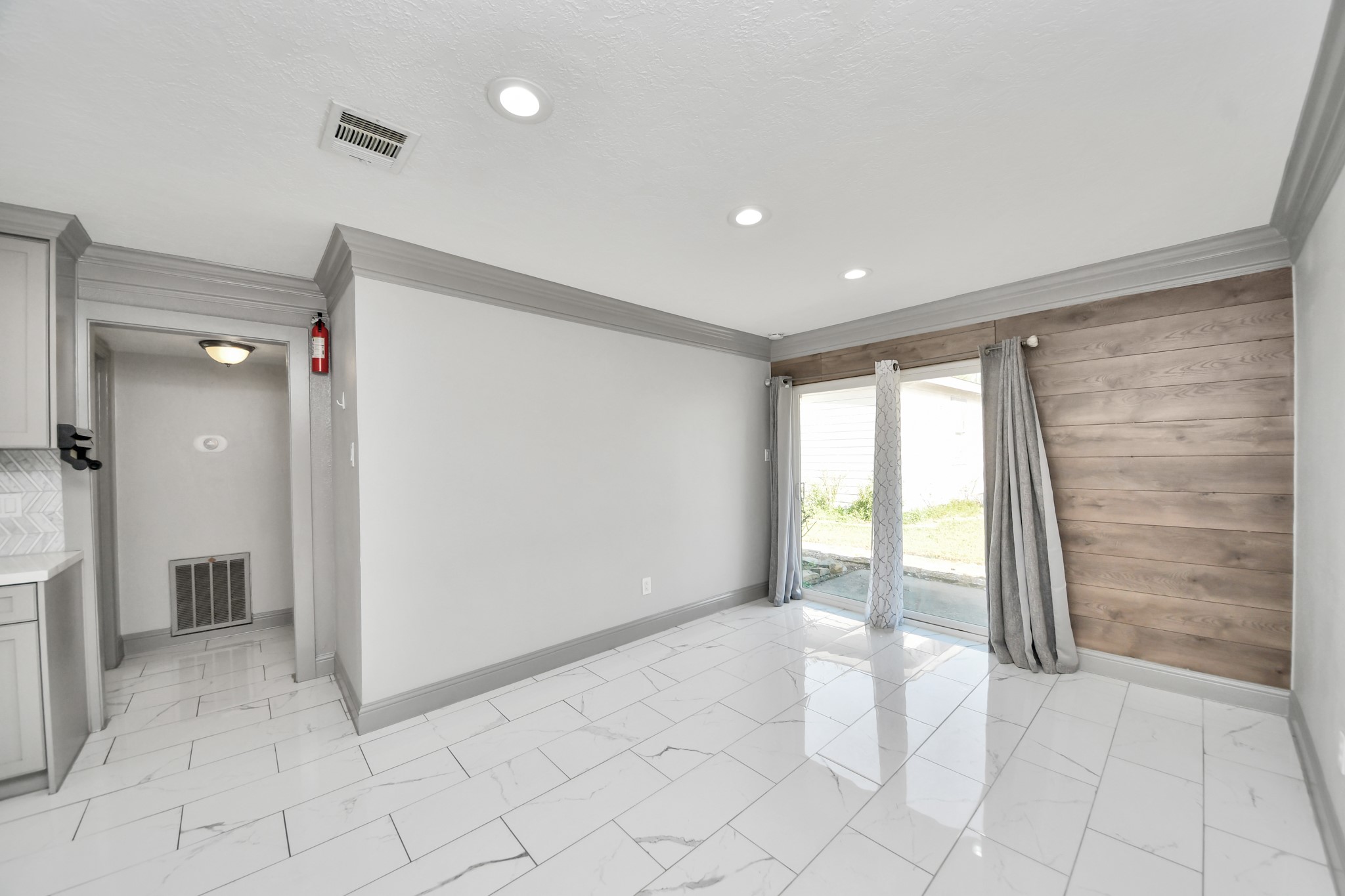 4503 Hollybrook Lane Property Photo 14