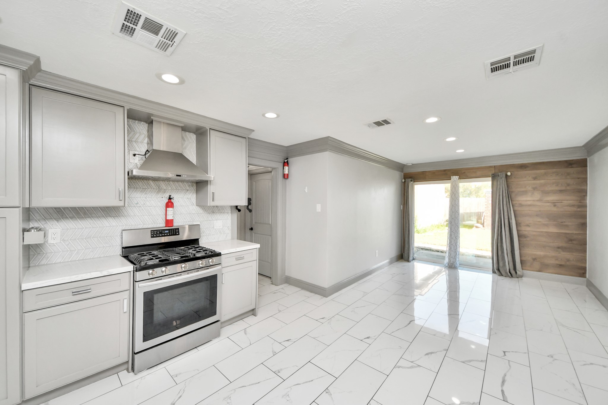4503 Hollybrook Lane Property Photo 19