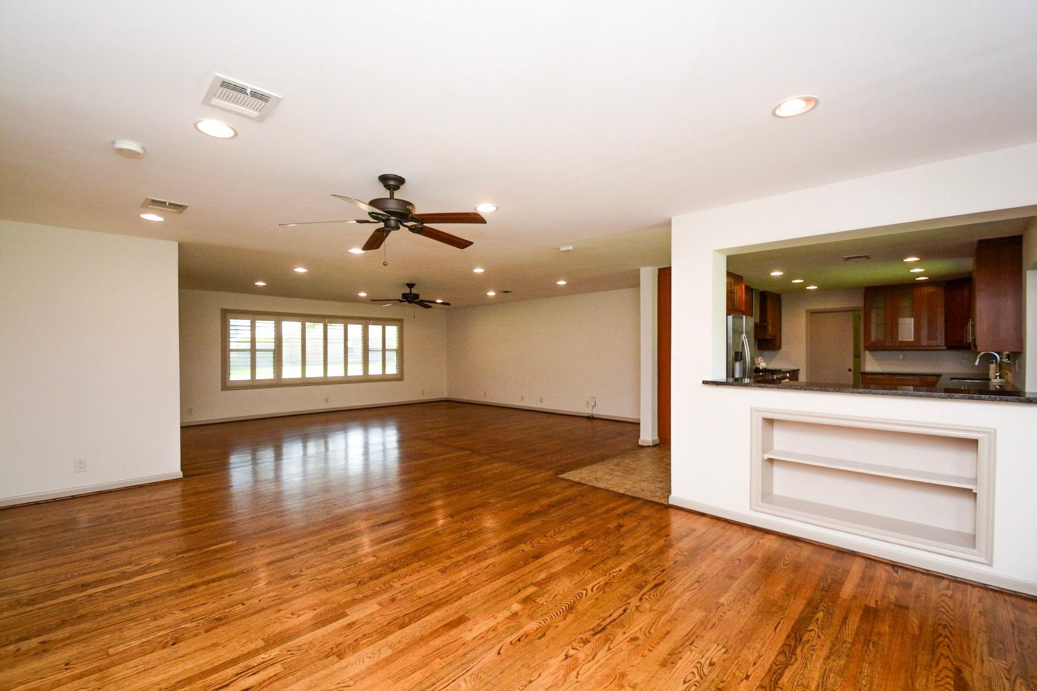 8750 Turriff Property Photo 5