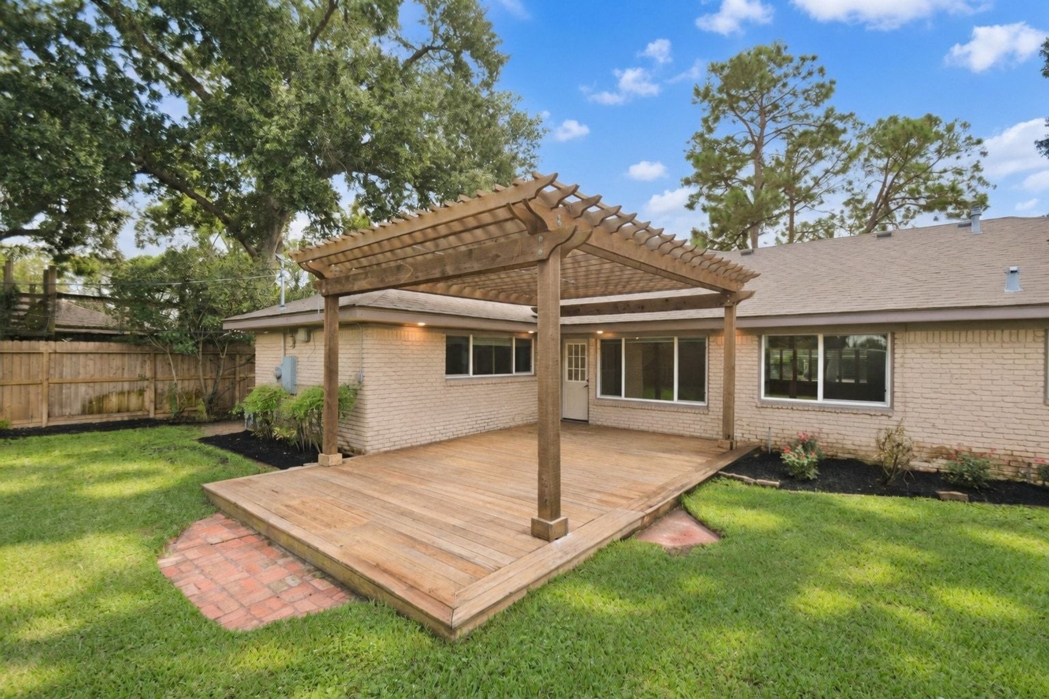 8750 Turriff Property Photo 32