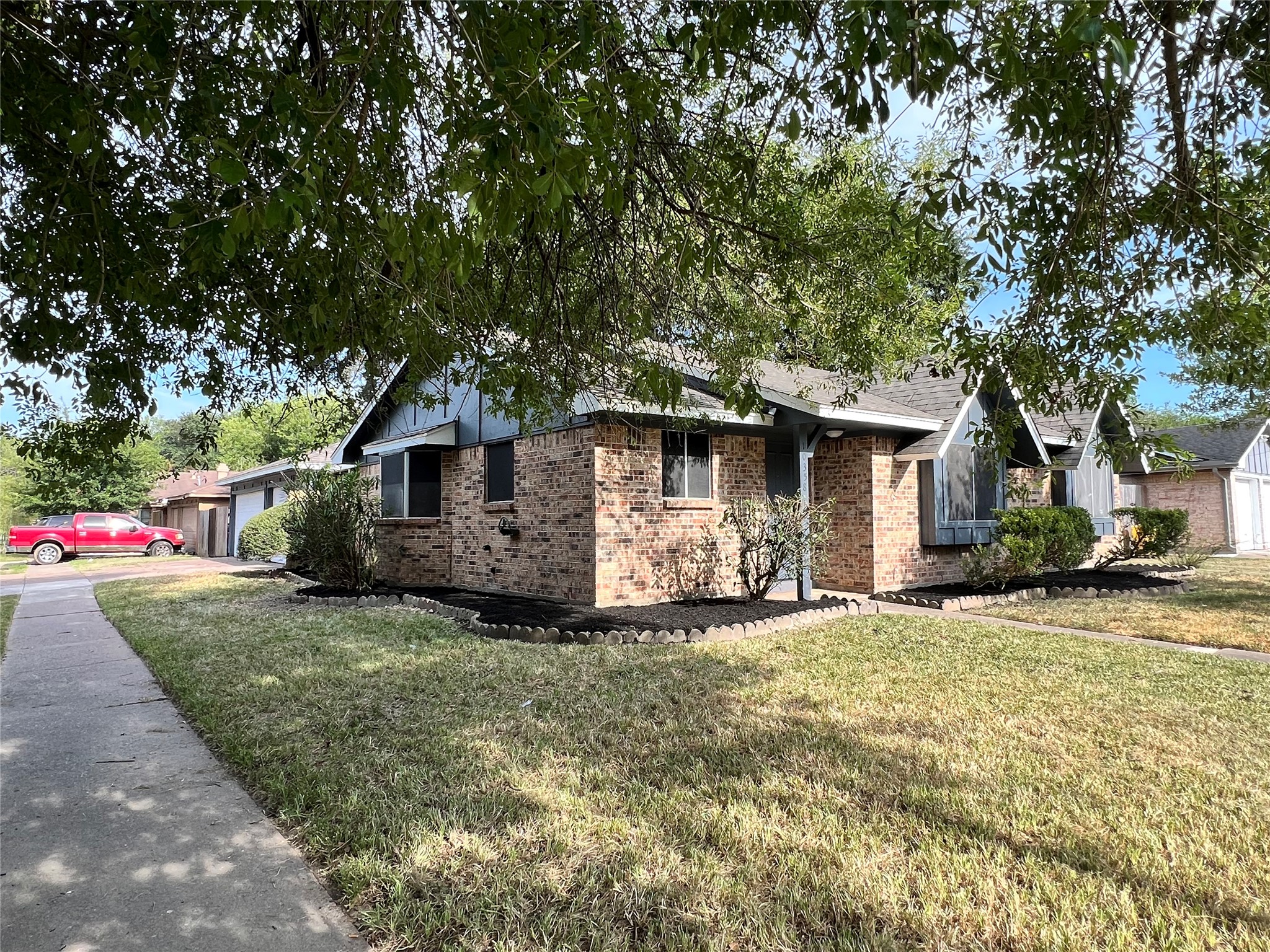 10358 Misty River Drive Property Photo 3