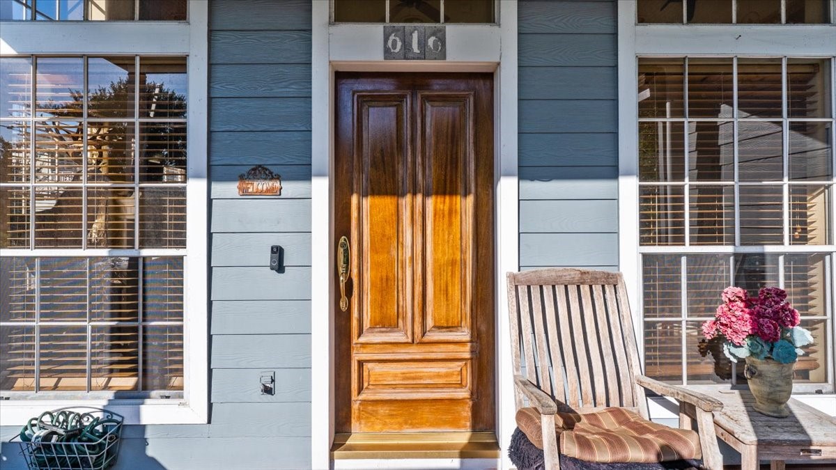 616 E Shore Drive Property Photo 5