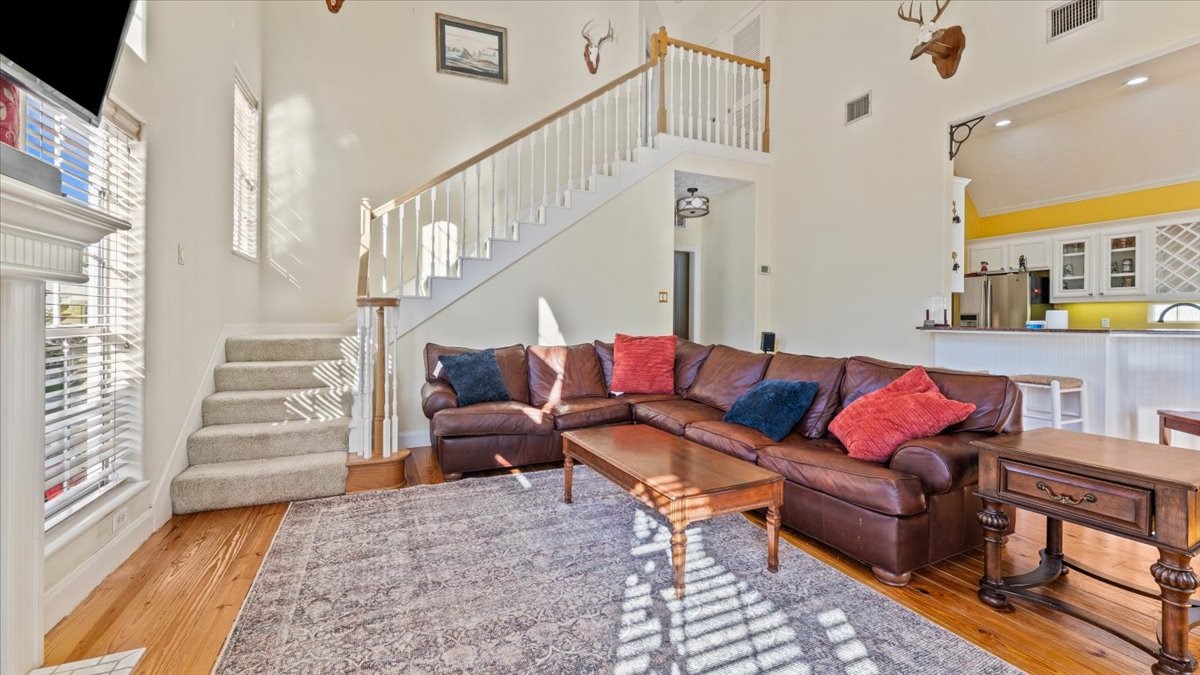 616 E Shore Drive Property Photo 9