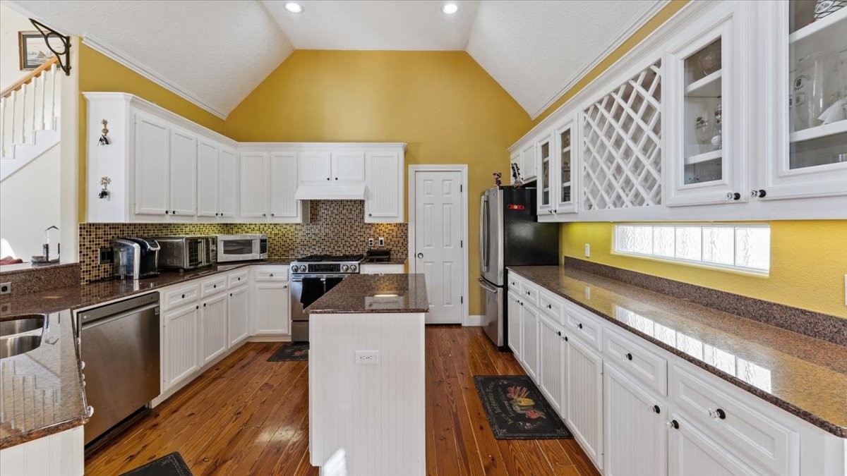 616 E Shore Drive Property Photo 17