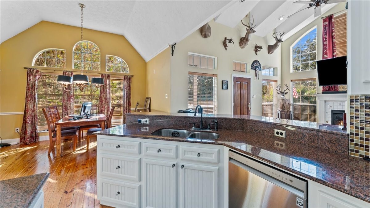 616 E Shore Drive Property Photo 19