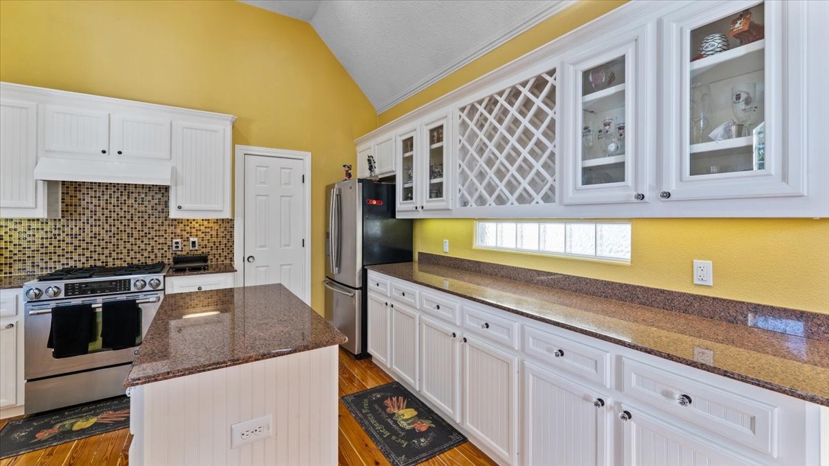 616 E Shore Drive Property Photo 21