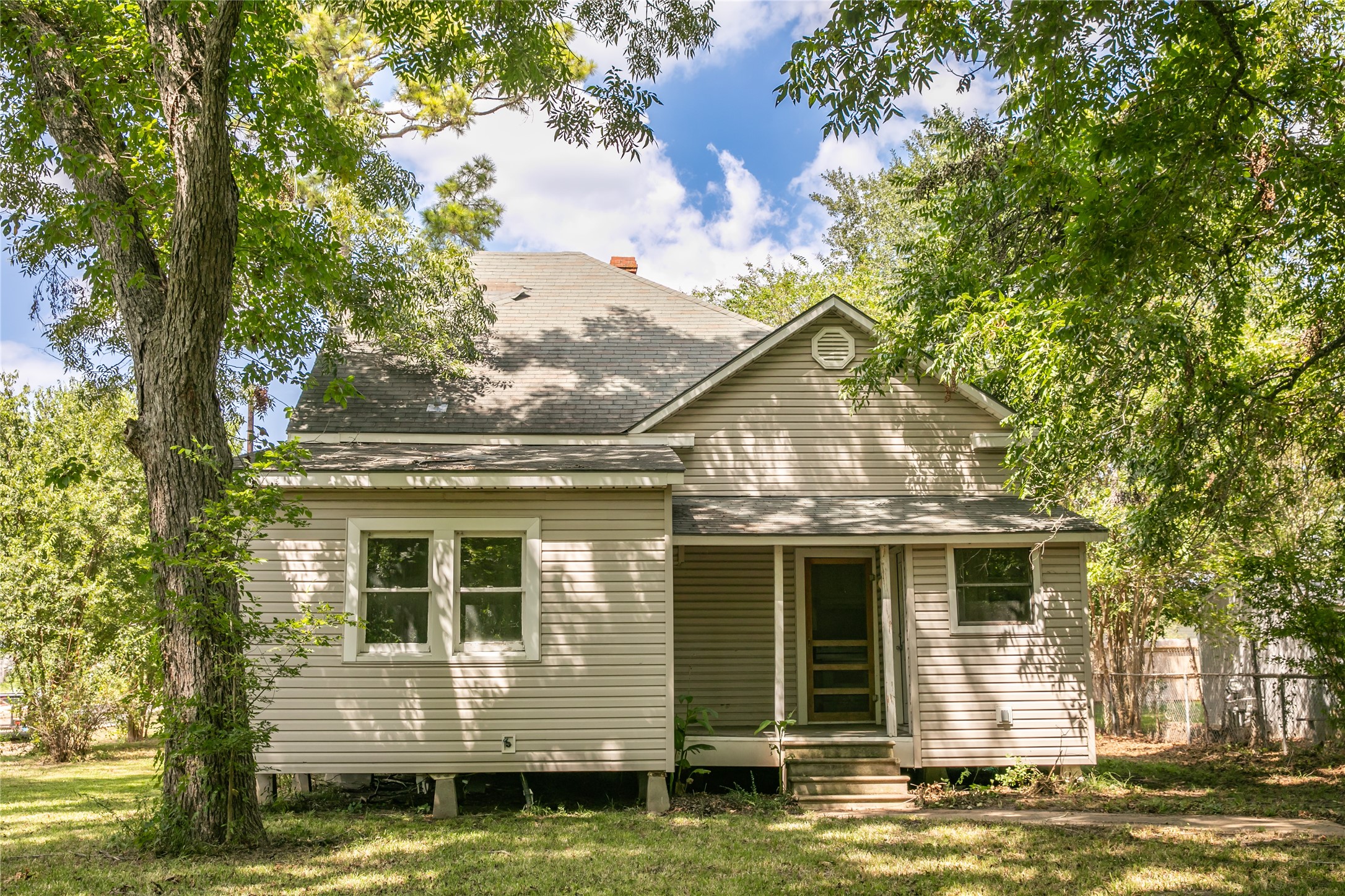 1004 Norris Street Property Photo 4