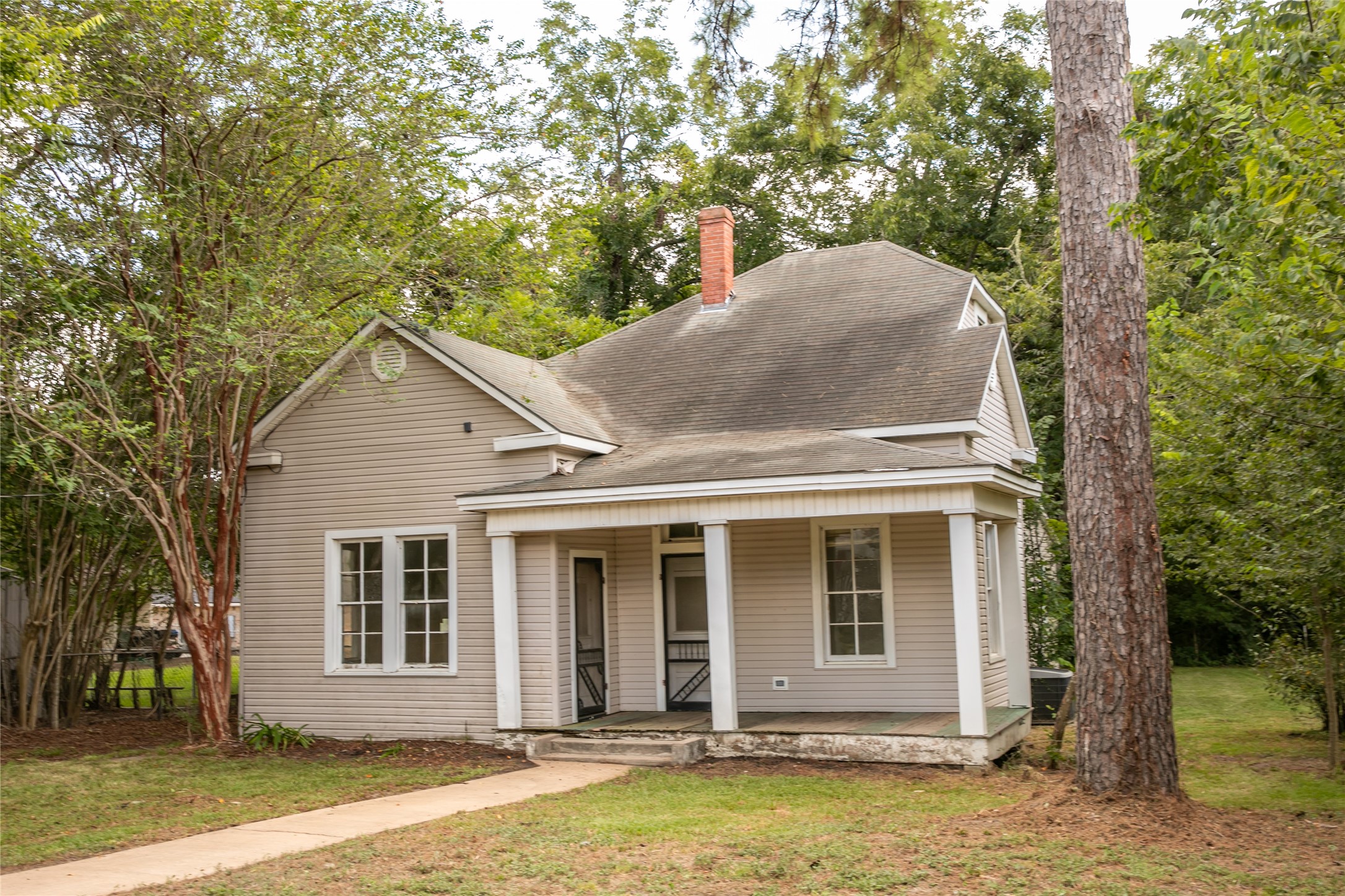 1004 Norris Street Property Photo 24