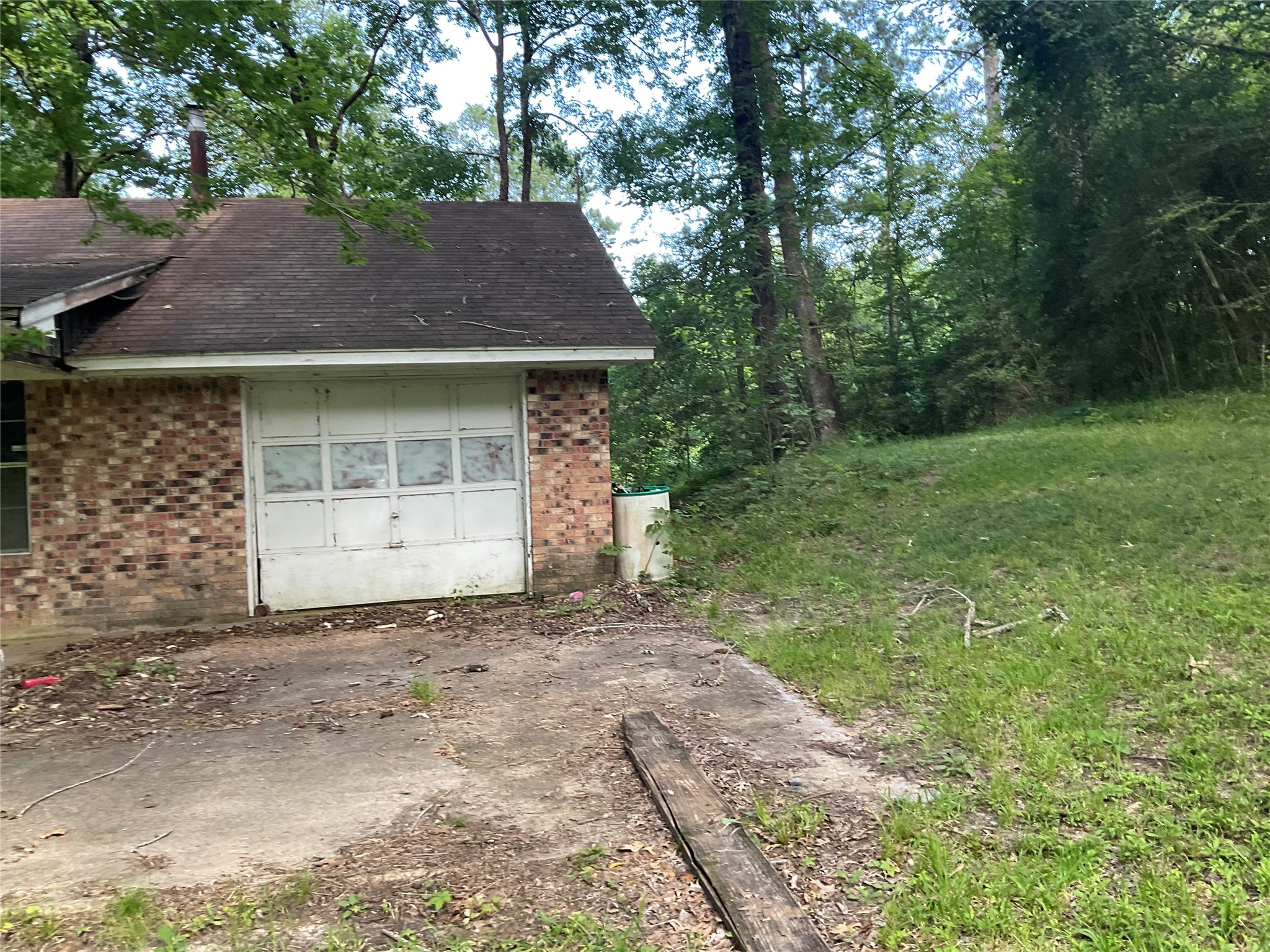 310 Howard Property Photo 4