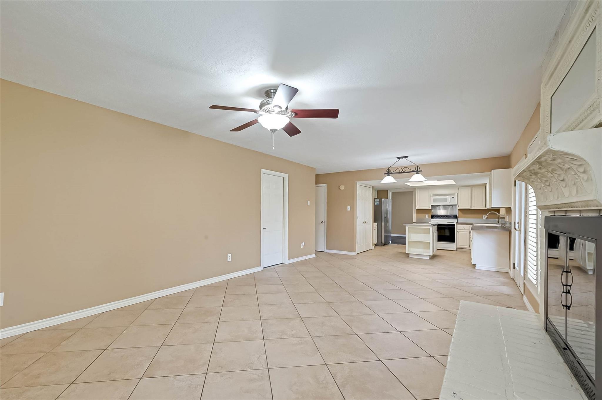 841 Lakeview Drive Property Photo 5
