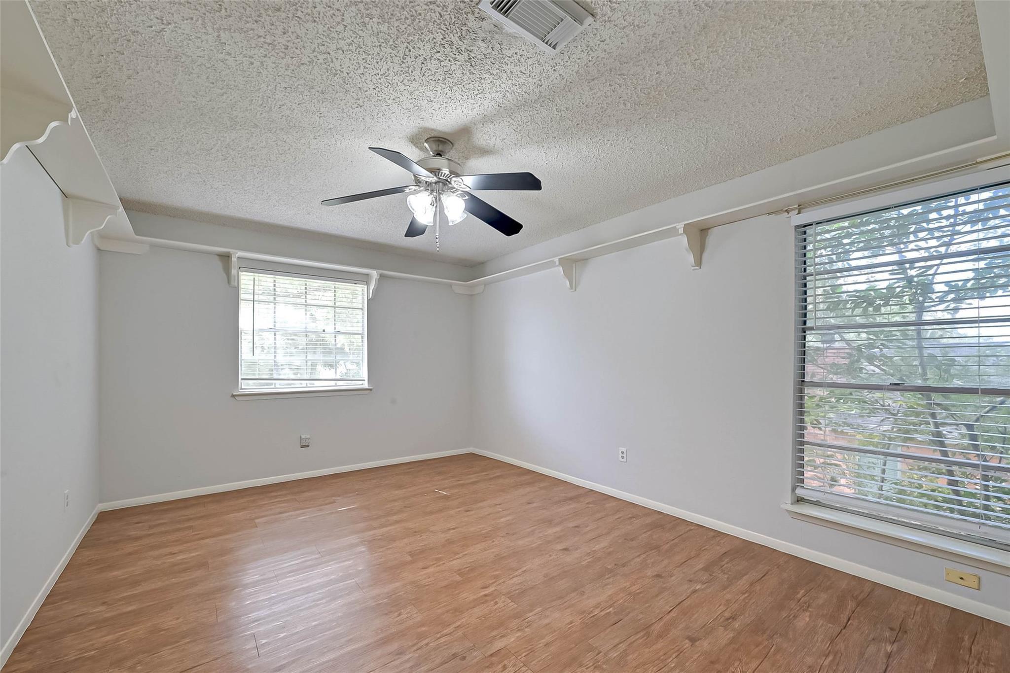 841 Lakeview Drive Property Photo 11
