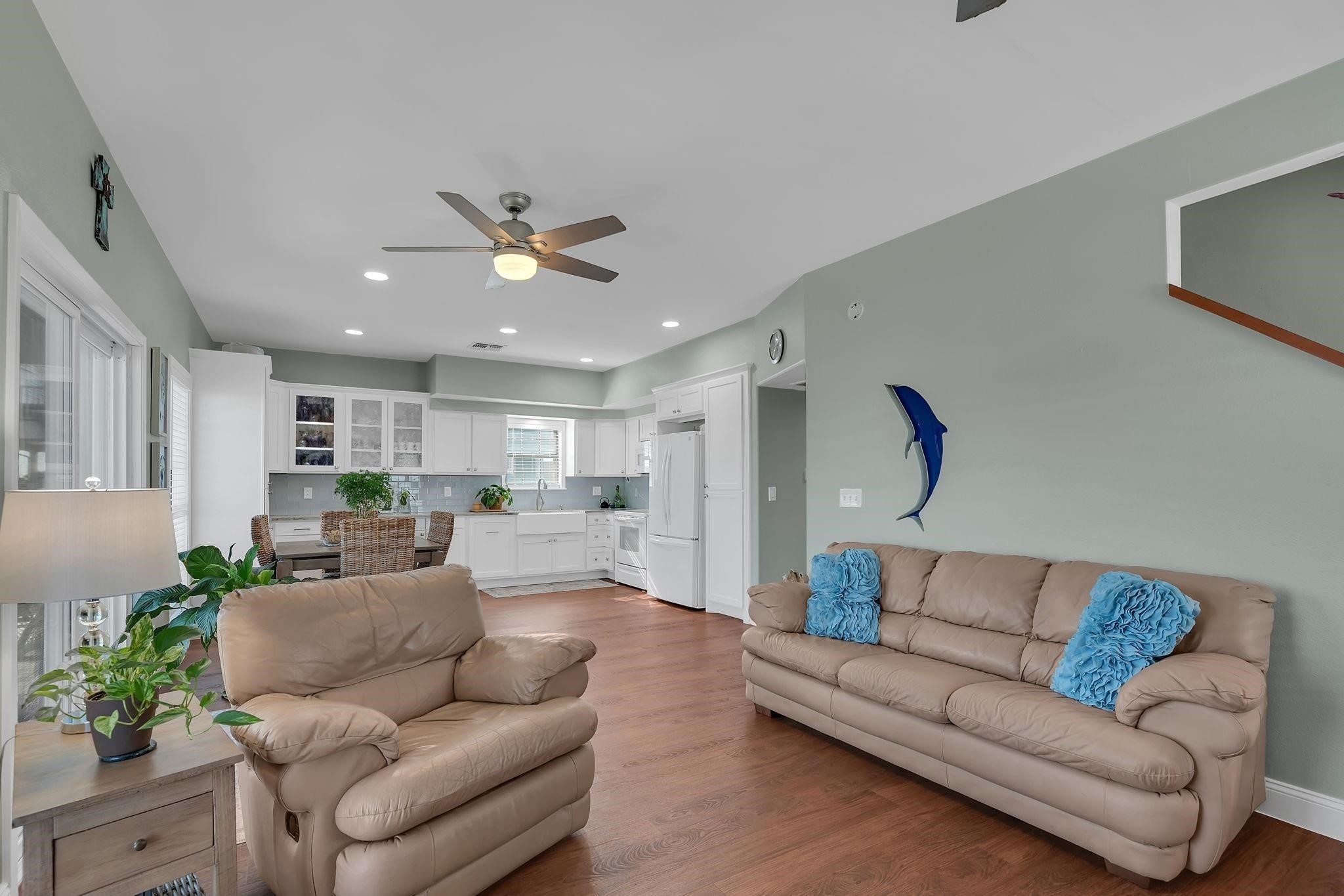 22901 Miramar Street Property Photo 8