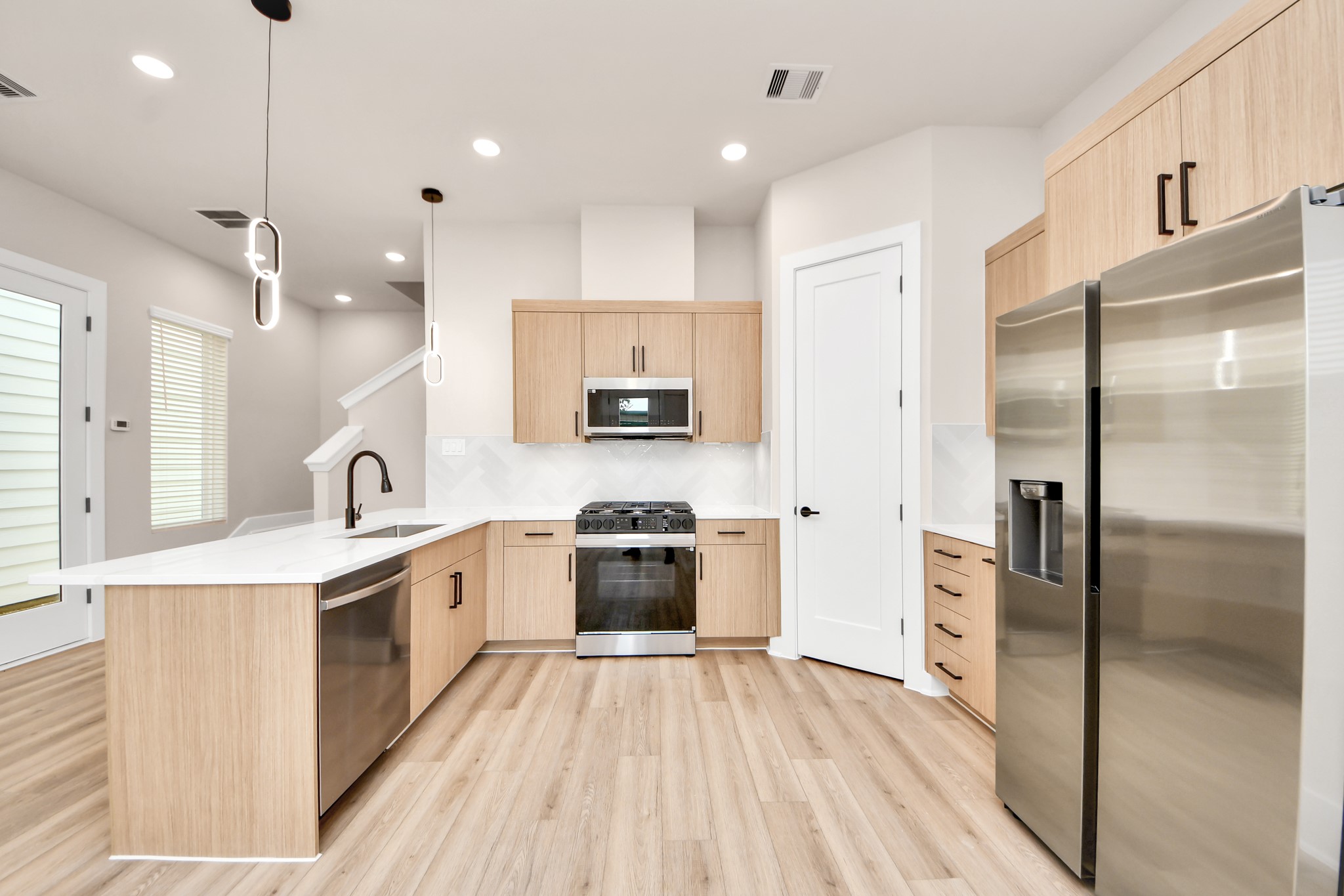 5315 Jesselton Lane Property Photo 3